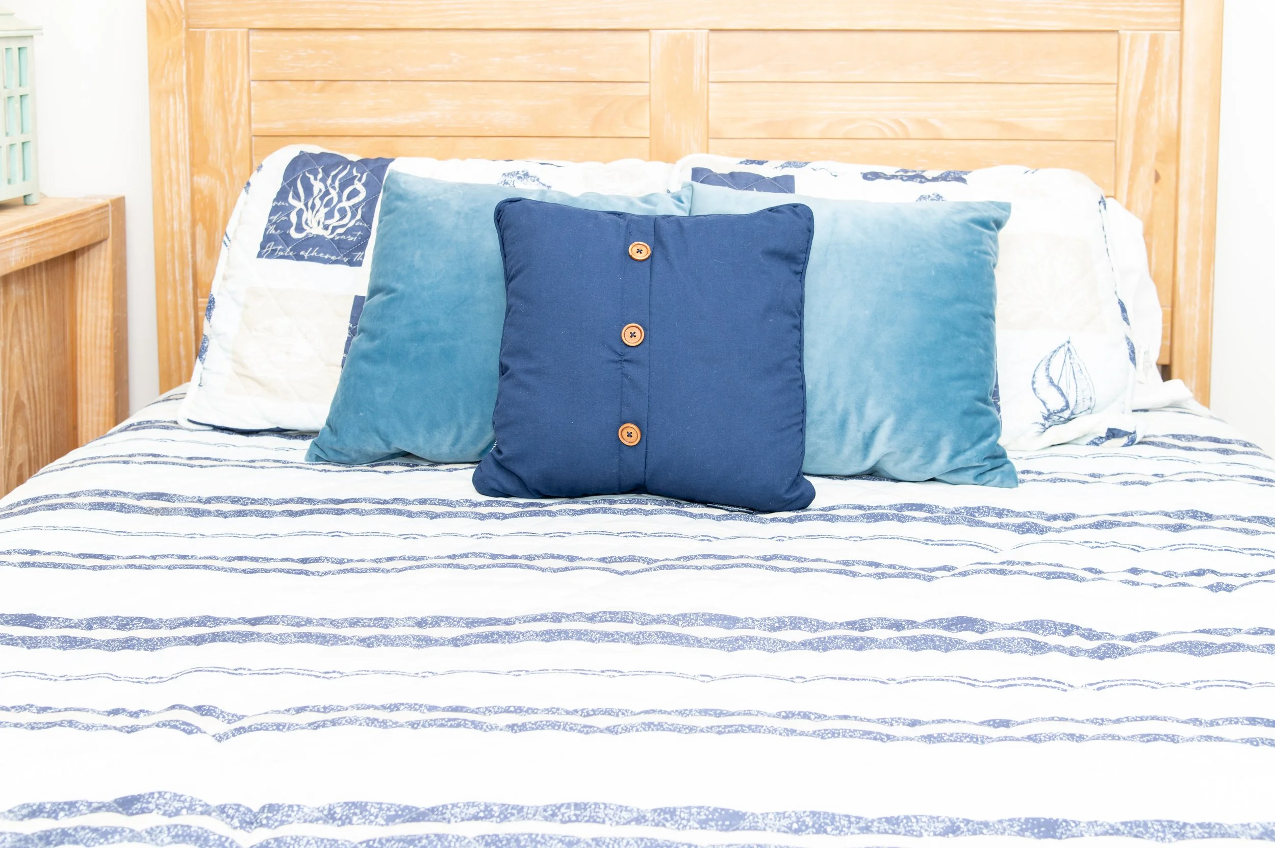 Downstairs Bedroom 2: Queen bed