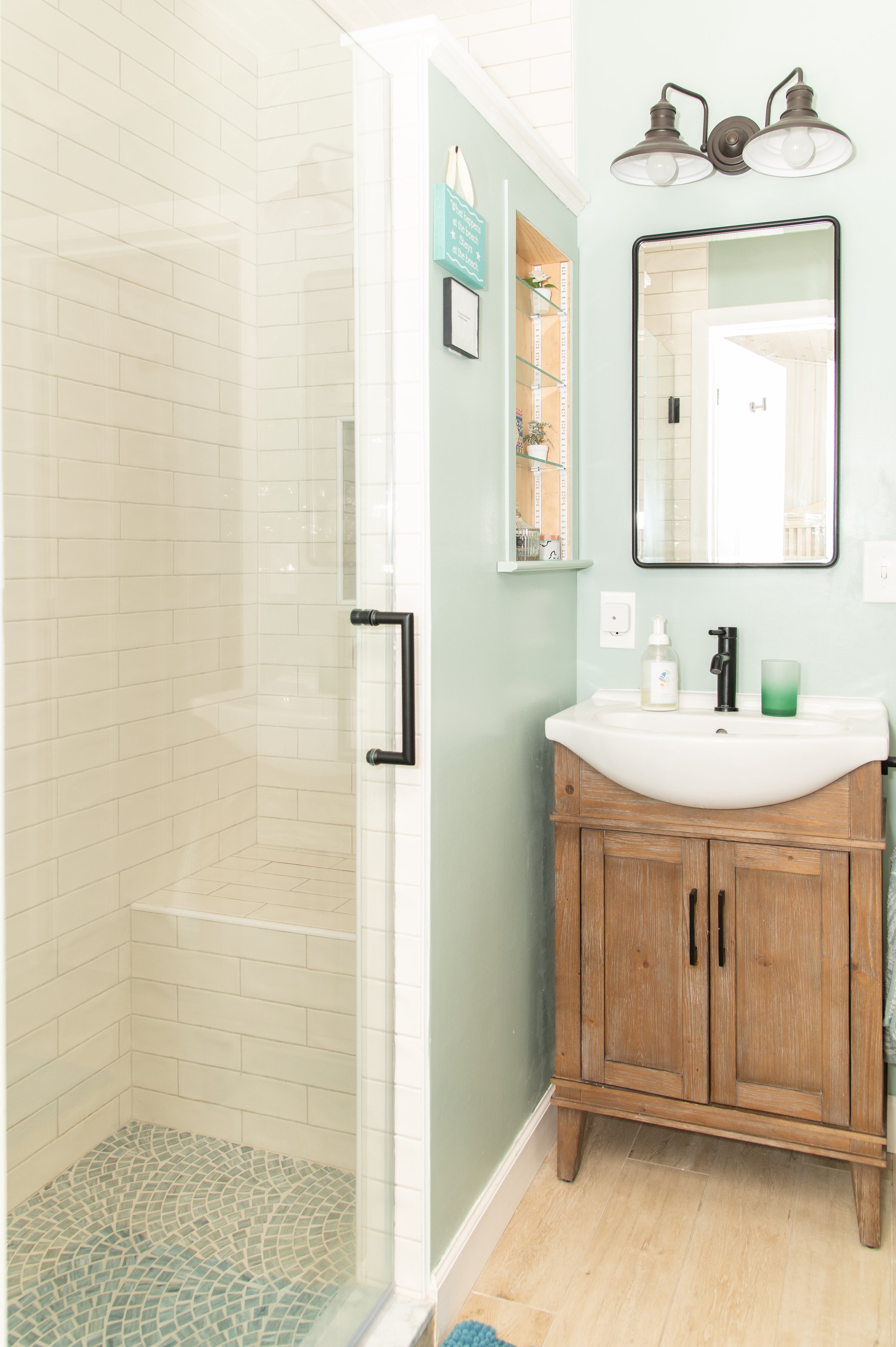 Upstairs Shared Bathroom