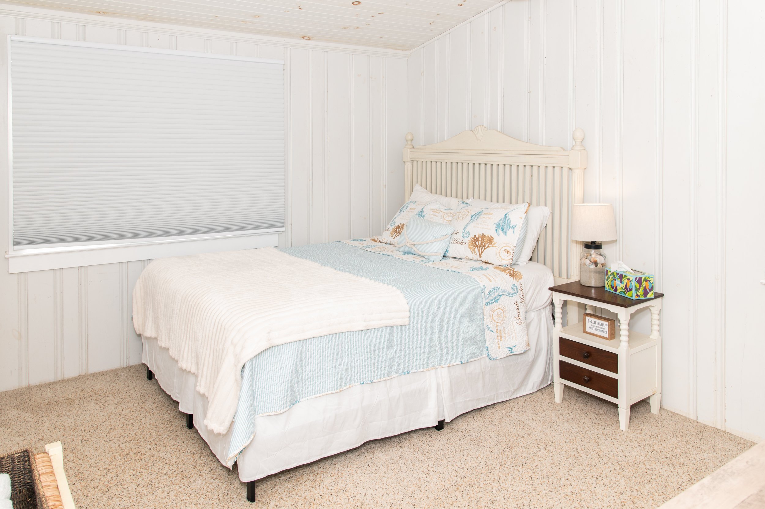 Upstairs Bedroom 3: Queen bed