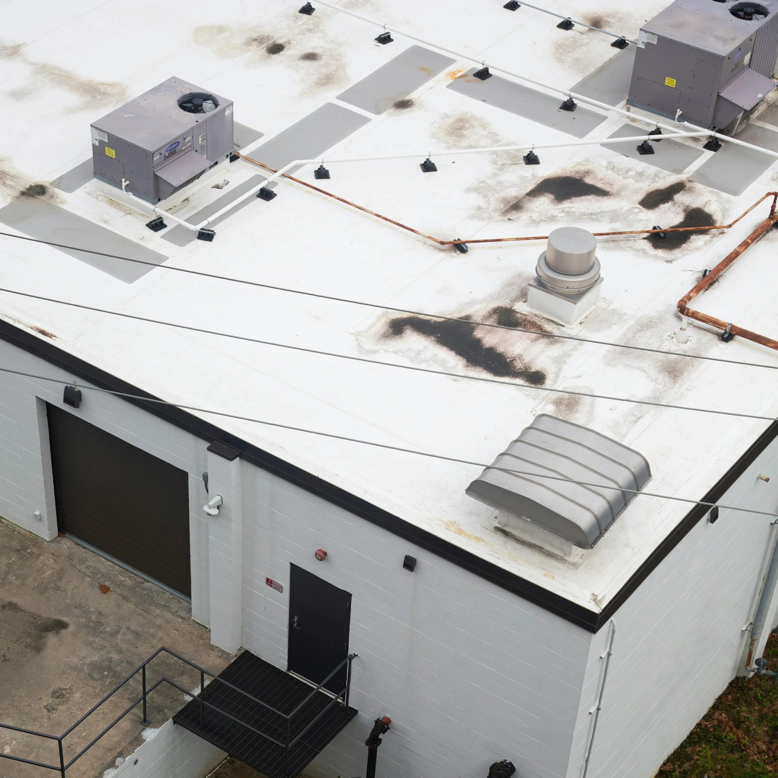 BLACK OR WHITE MEMBRANE, WHAT IS THE SUSTAINABLE AND ENERGY EFFICIENT CHOICE?