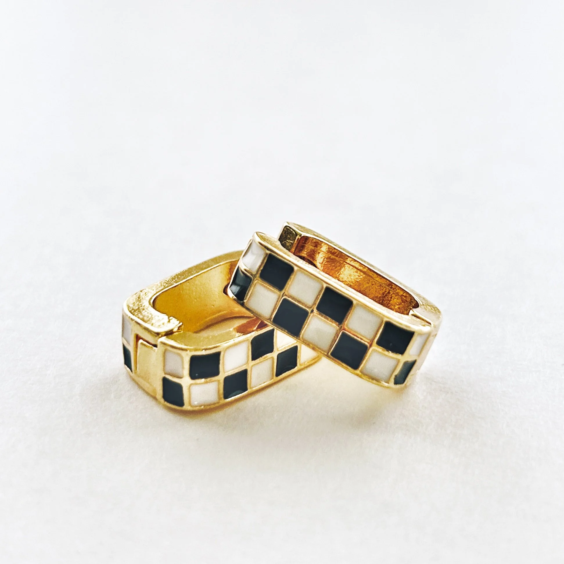 U Shape Black Checkered Huggies