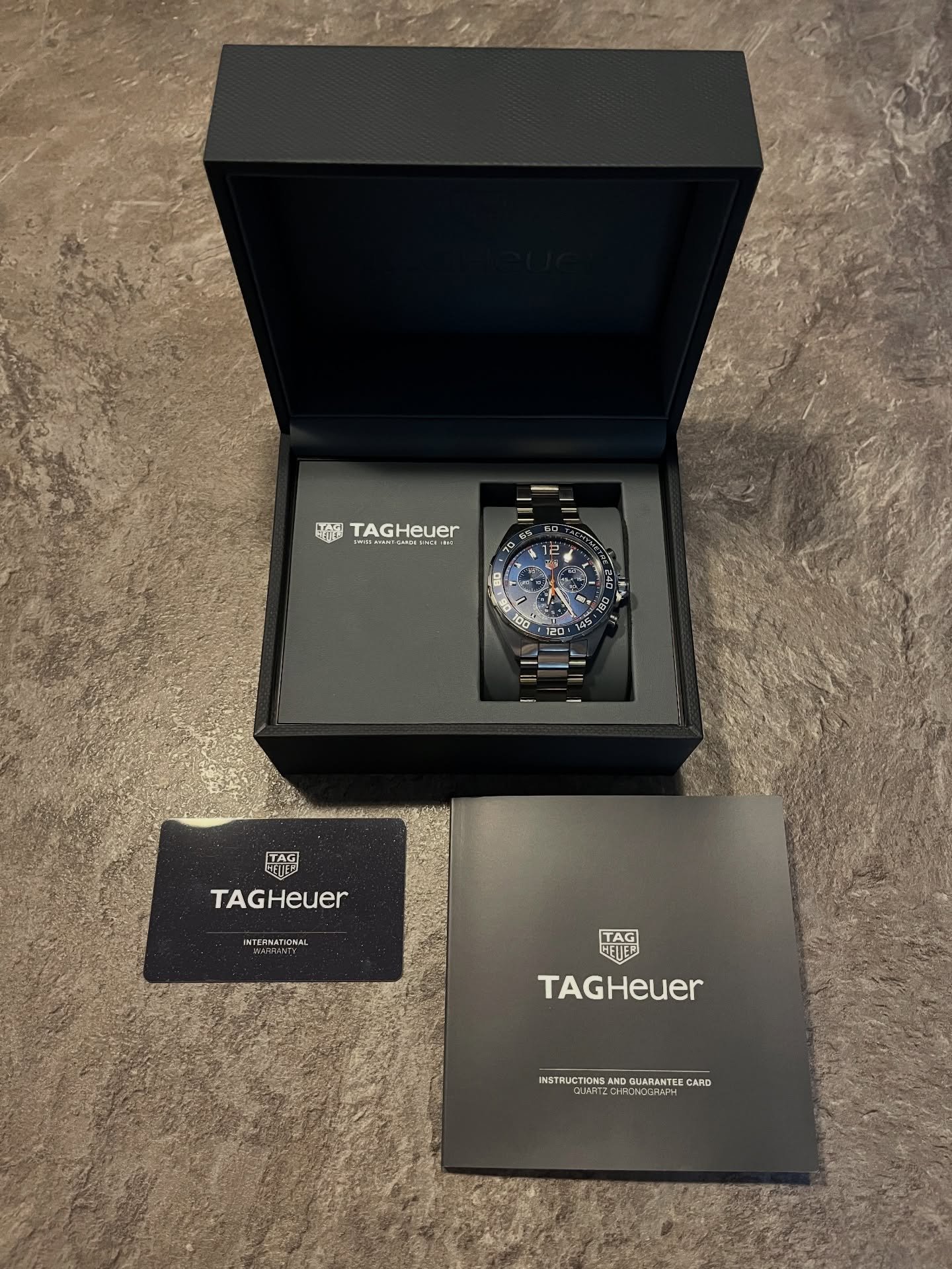 TAG Heuer Formula 1 CAZ1014 Full Set | &pound;715

Excellent condition with minor scratches to clasp, bracelet and case.

Includes: Original box, papers &amp; extra links.

Viewing: Glasgow / West Scotland (by appointment).

Shipping: Tracked &amp; i