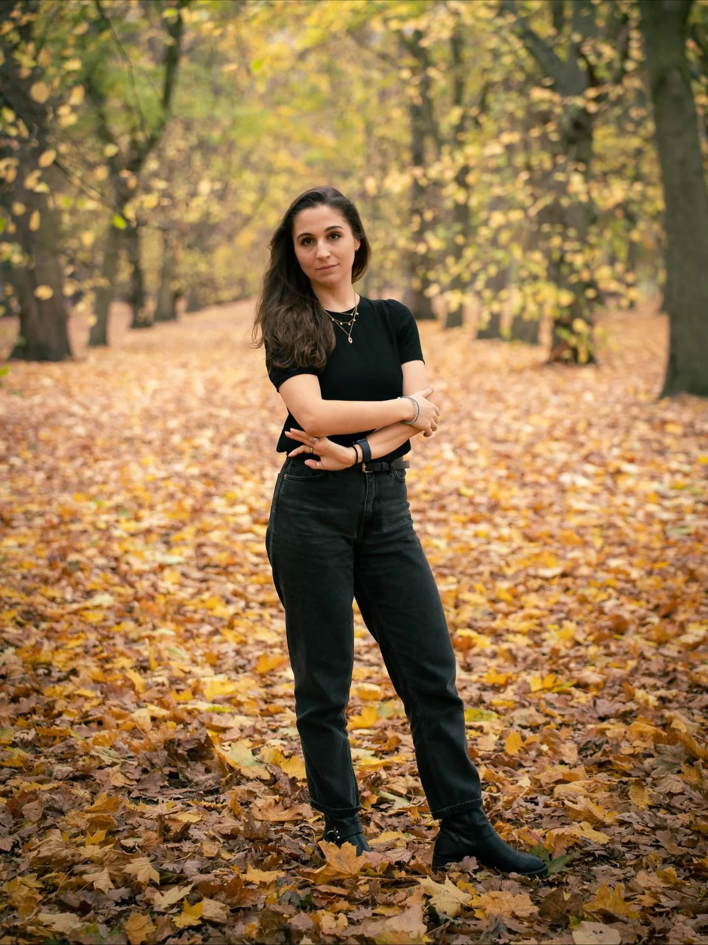The moment beautiful B&eacute;n&eacute;dicte stepped in front of my lens in Regent&rsquo;s Park this autumn 🍂 

What made this shoot so special is that @benedictenasr began as a peer &mdash; learning together on a photography course, growing togethe
