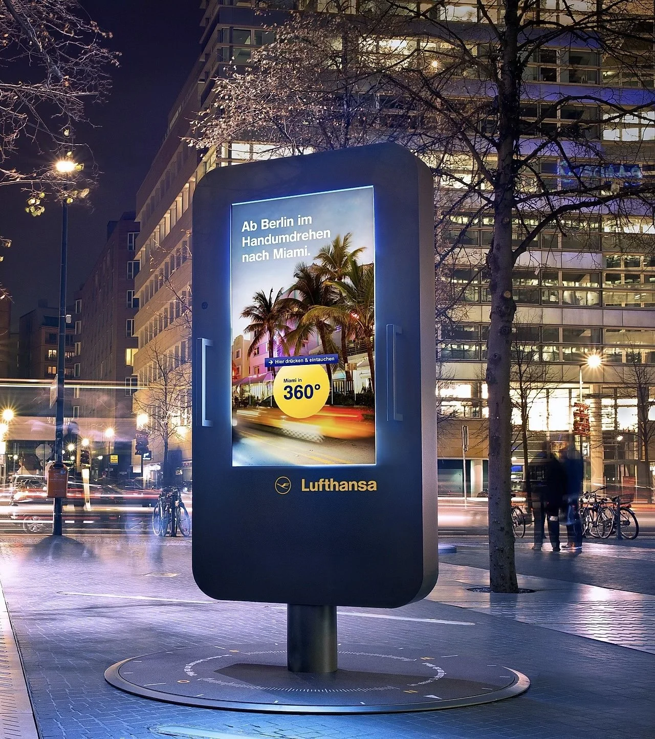 Interactive digital out-of-home installation for Lufthansa Travel Compass in Berlin, combining classic CLP with immersive 360° destination content to let users explore global locations through intuitive interaction.
