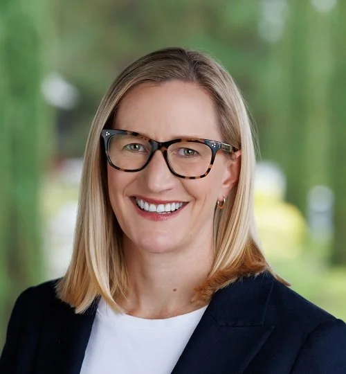 Holly Kuzmich headshot