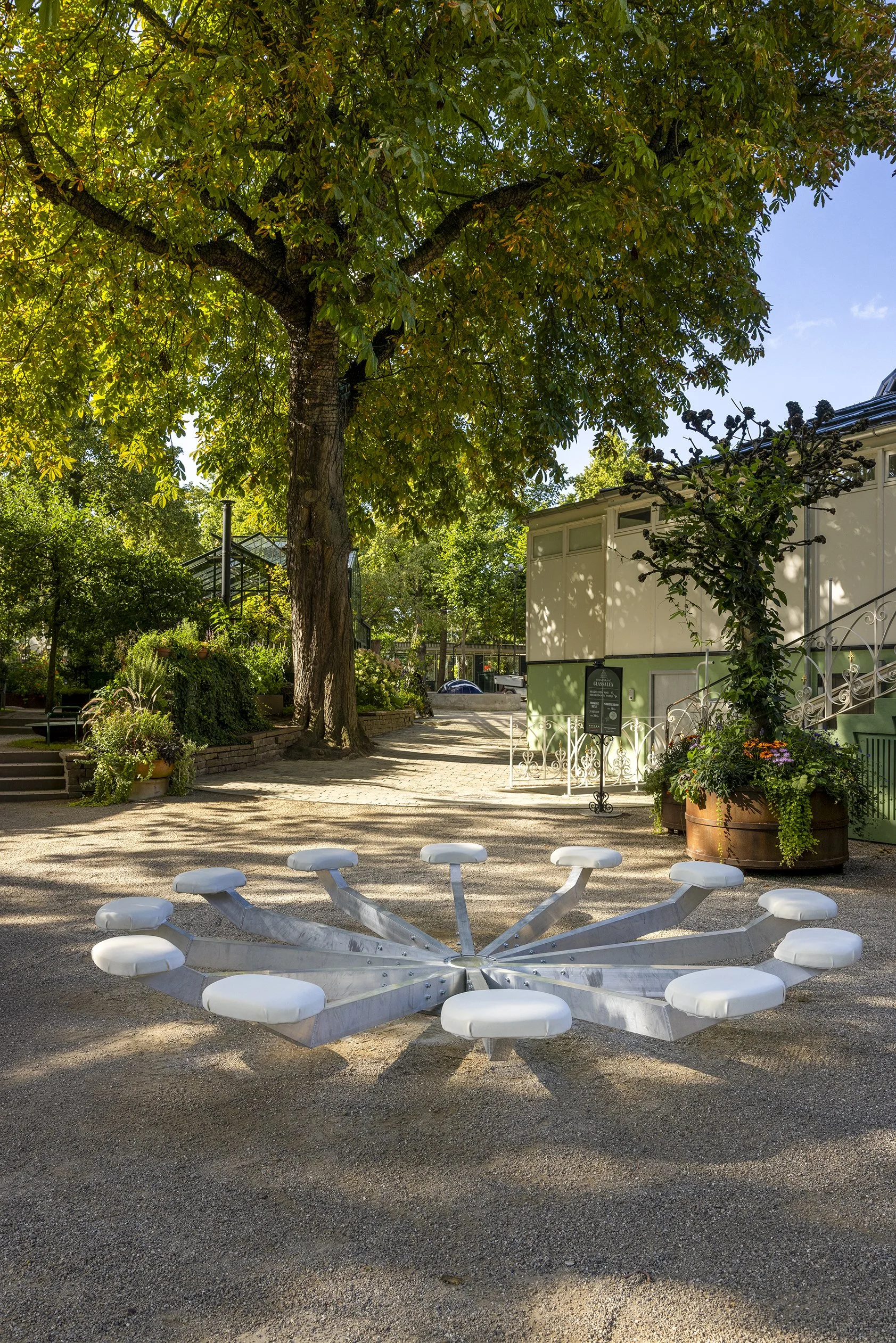 Jenny Brockmann, Seat #12, 2021, installed as part of CHART in Tivoli 2025, courtesy of the artist, Dorothée Nilsson Gallery and CHART in Tivoli. Photo by Jan Søndergaard(1).jpg