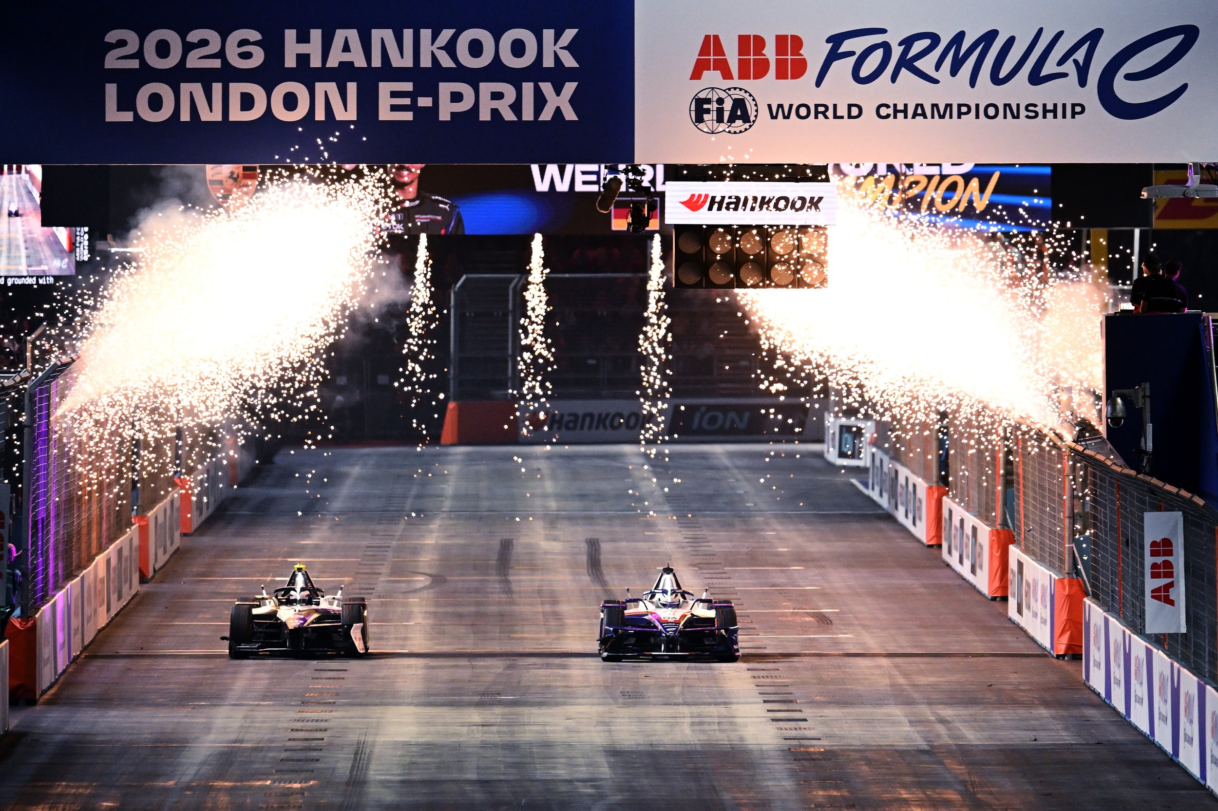 Pascal Wehrlein resiste el caos de Londres y se proclama bicampeón mundial de la Fórmula E