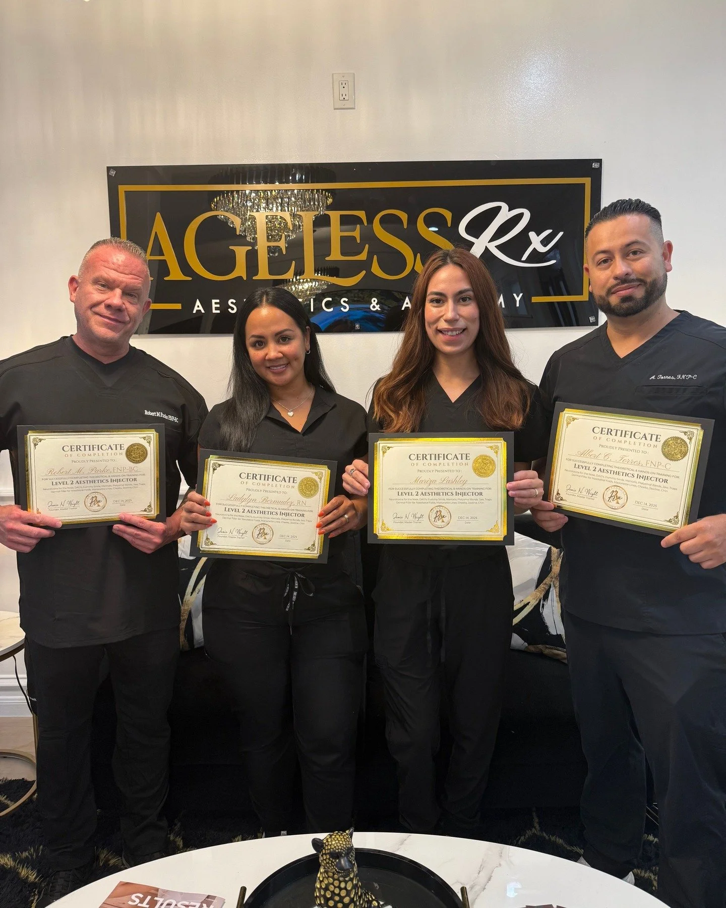 This incredible group of new injectors (NPs and RNs) has been trained in neurotoxins and dermal fillers. They are now prepared to enter the rapidly expanding aesthetics industry! Thank you for traveling from El Paso and Connecticut to train with Agel