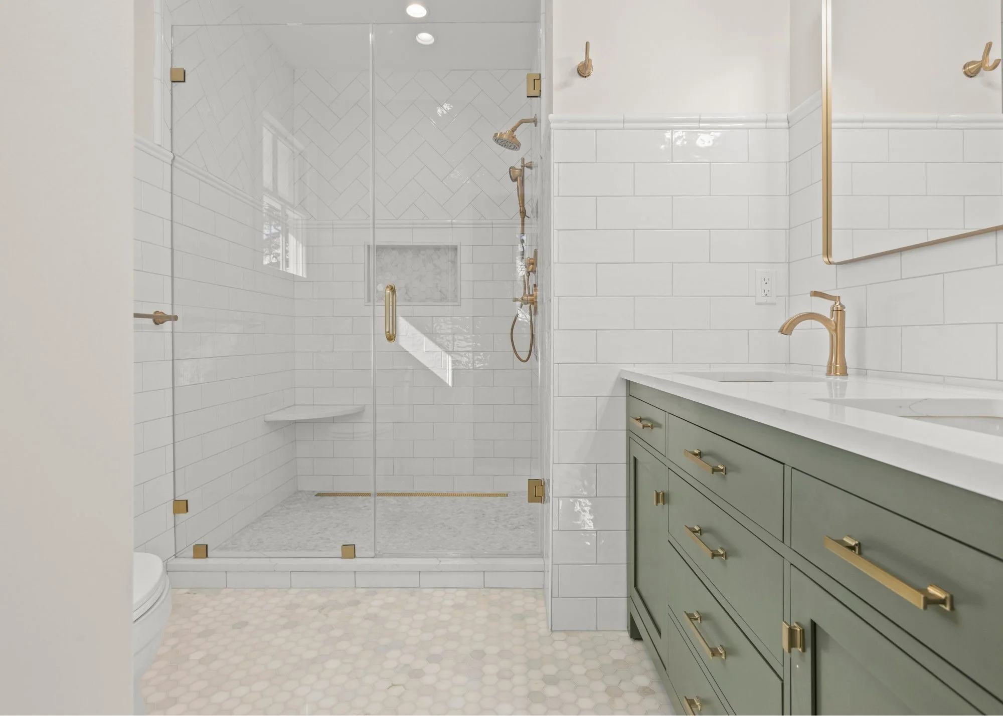 41 gen primary bath.jpg