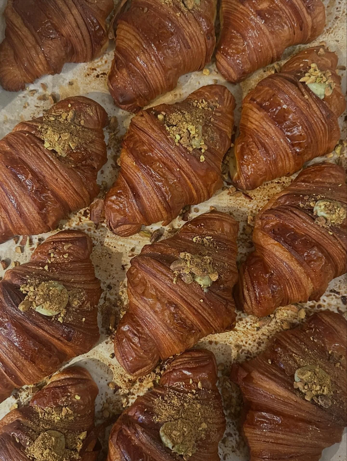 Vi&eth; l&aacute;tum ve&eth;ri&eth; ekki stoppa okkur og erum l&ouml;ngu v&ouml;knu&eth; &aacute; Klapparst&iacute;g! T&ouml;kum vel &aacute; m&oacute;ti ykkur, fullur k&aelig;lir af n&yacute;jum sal&ouml;tum🫡