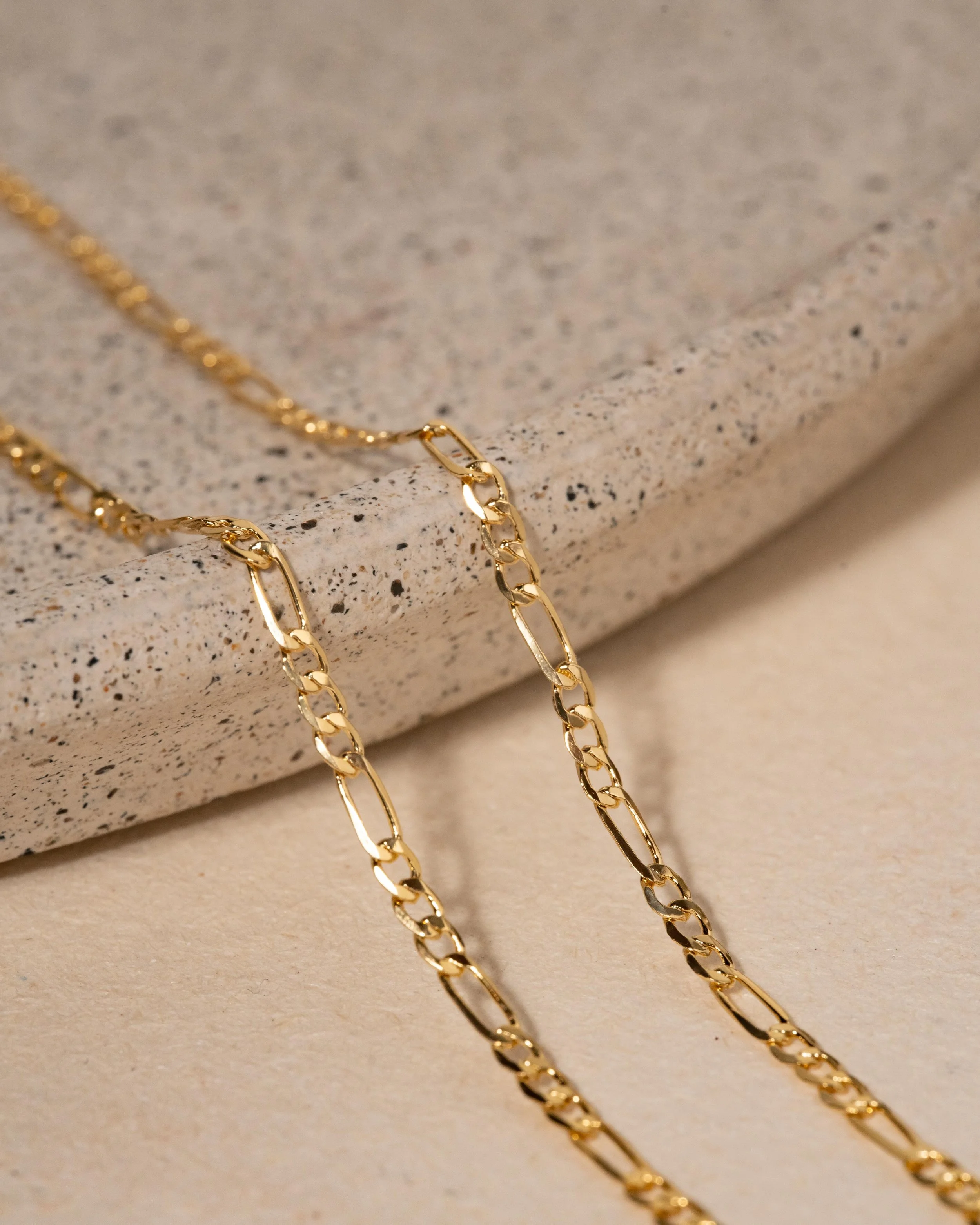 Cadena Fígaro en Oro laminado 18k Para Caballero