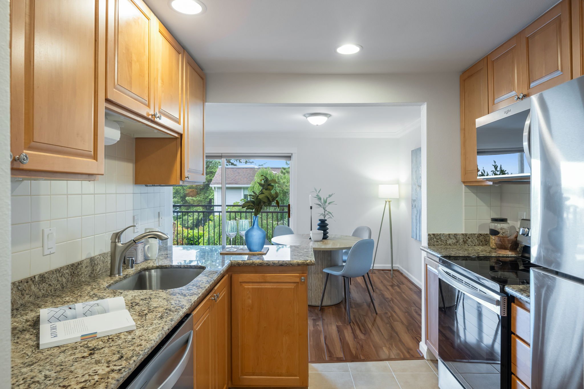 10110 NE 60th St 101_0016.jpg