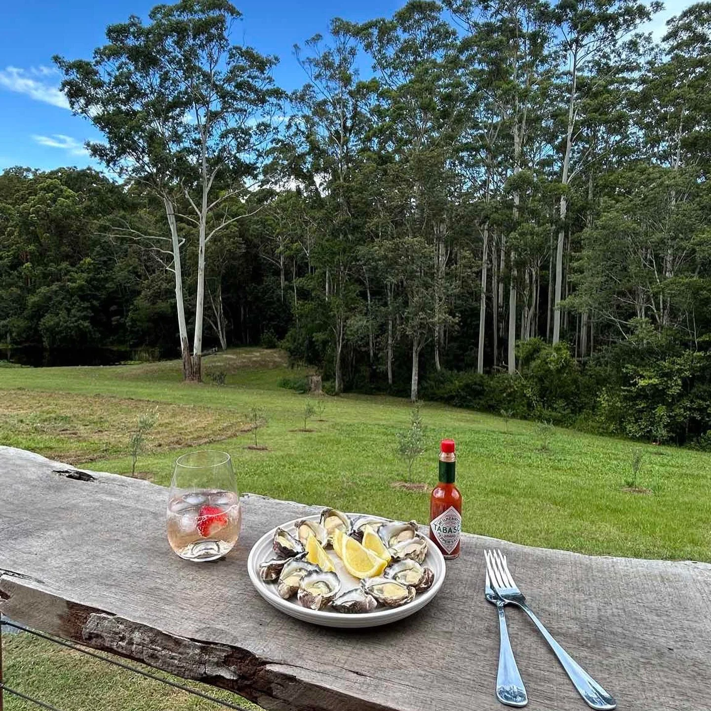 Easter Bliss at Little Phoranna 

Escape the city and trade traffic for tobacco and oysters ~ bookings via @airbnb
