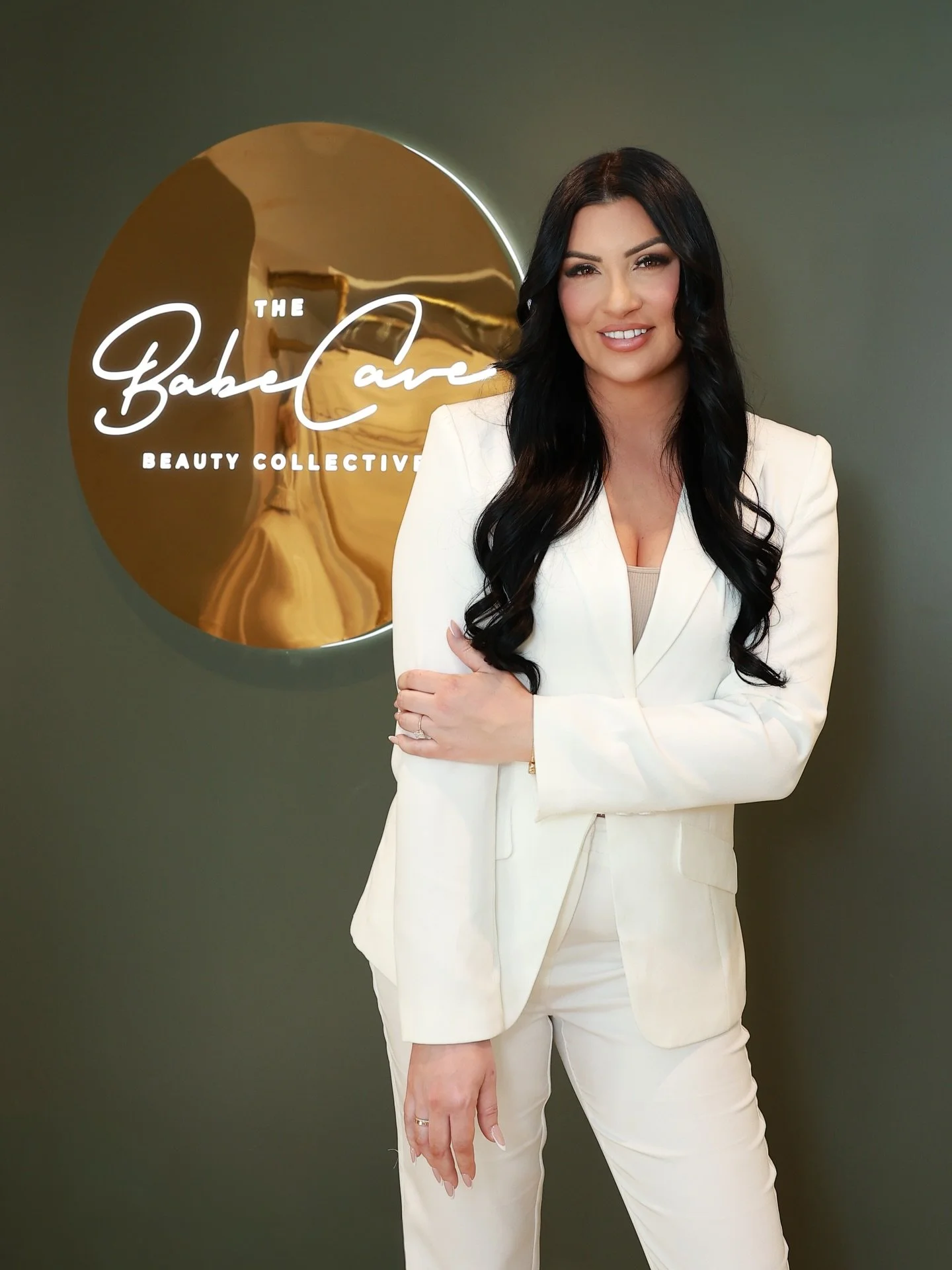 Ambitious women will always stay on top 🤍

Updated branding to celebrate my girl @thebabecavebeauty_kayla opening a brand new suite! All of the time, money, effort and patience is finally paying off! Congratulations 🍾

#nhlashes #nhbeautysuites #nh