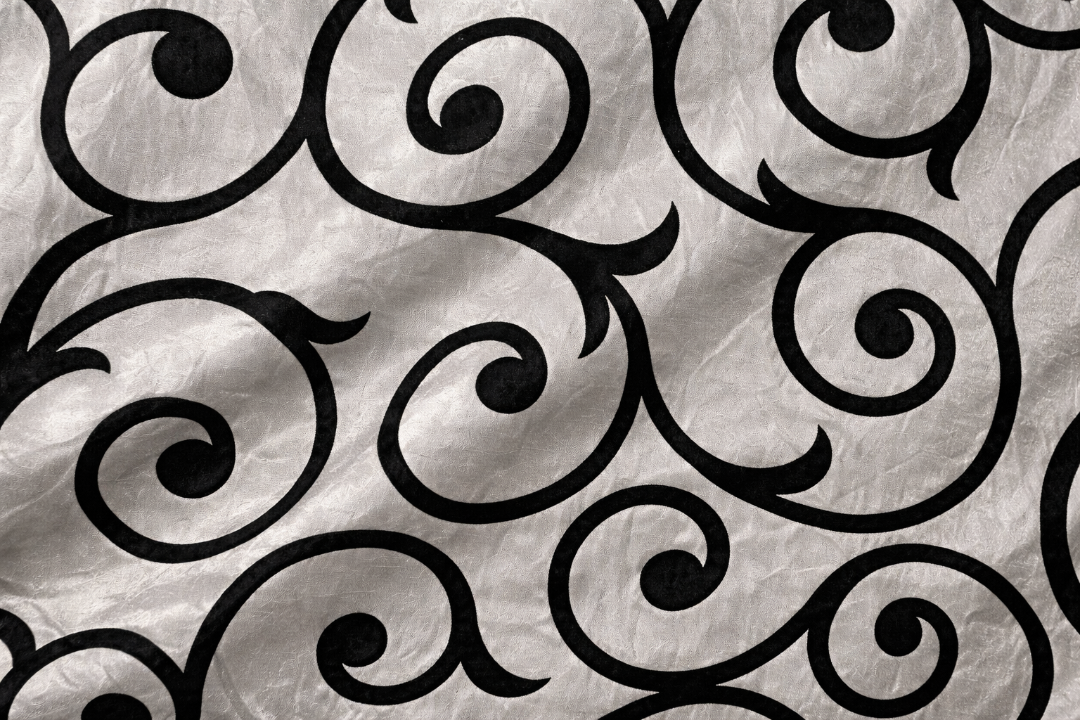 Silver Noir Scroll