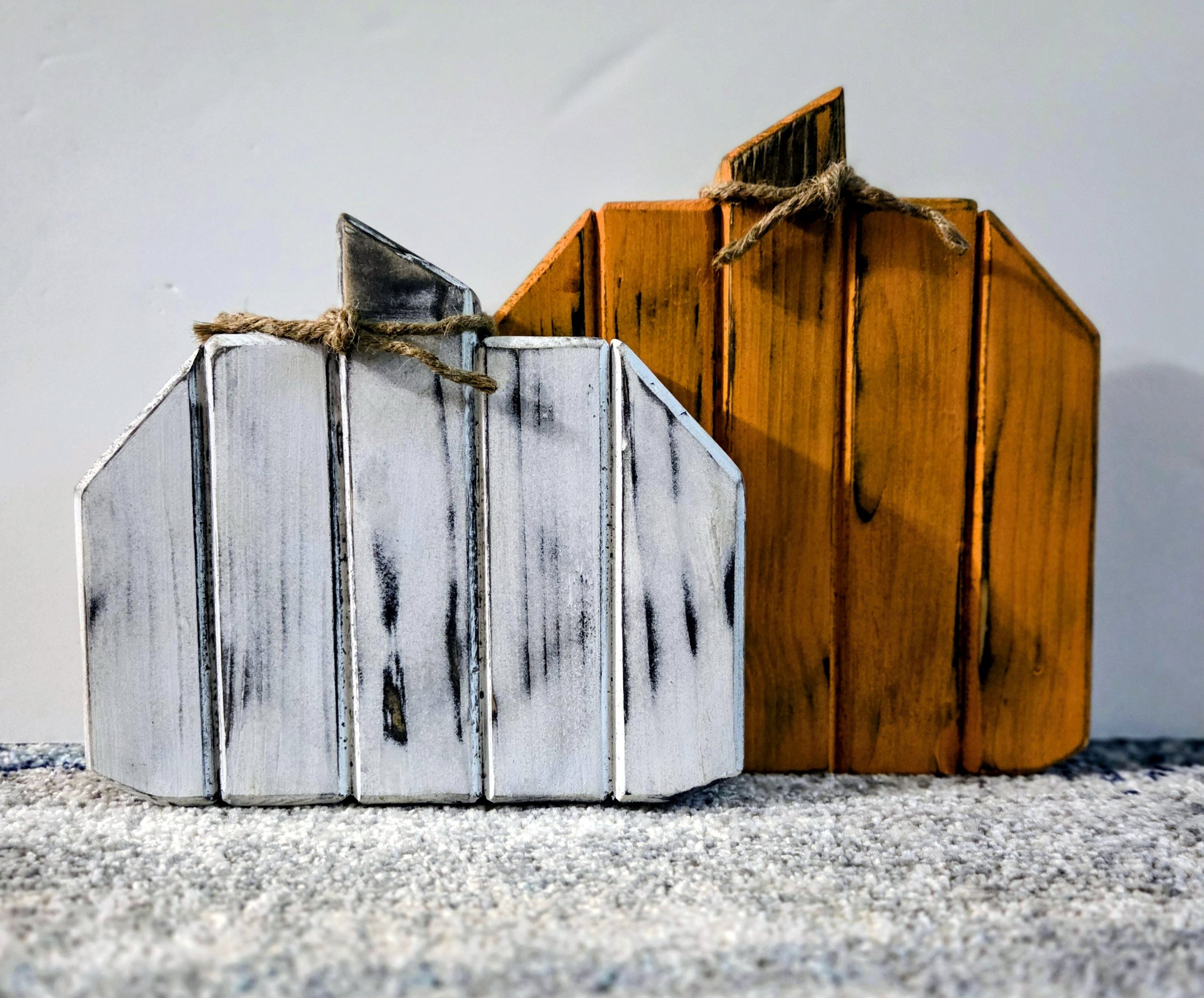 Rustic double pumpkin decor
