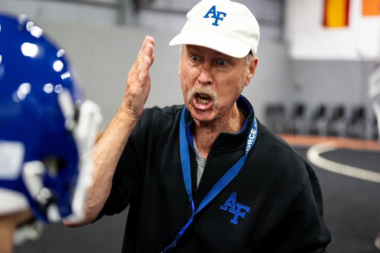 Think he&rsquo;s mad?👀 
Best caption wins⬇️

@wnfcfootball
#WNFC #WNFCFootball #StepYourGameUp #FootballLooksLikeThis #BuiltDifferent #HerGame #StrongerTogether #Utah  #WomensTackleFootball #UtahFalconz #FalconzFamily #WingzUp #UtahSports  #WomenInS