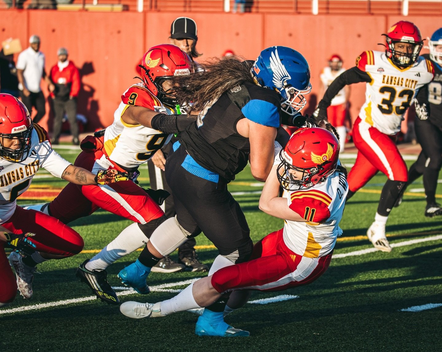 Saturday night under the lights 🏈✨
First home game of the season and the Falconz didn&rsquo;t disappoint.

18-16 over Kansas City Glory. That&rsquo;s how you open at home 🦅

📸: @mvp_photography_utah 

@kansascityglory 
@wnfcfootball
#WNFC #WNFCFoo
