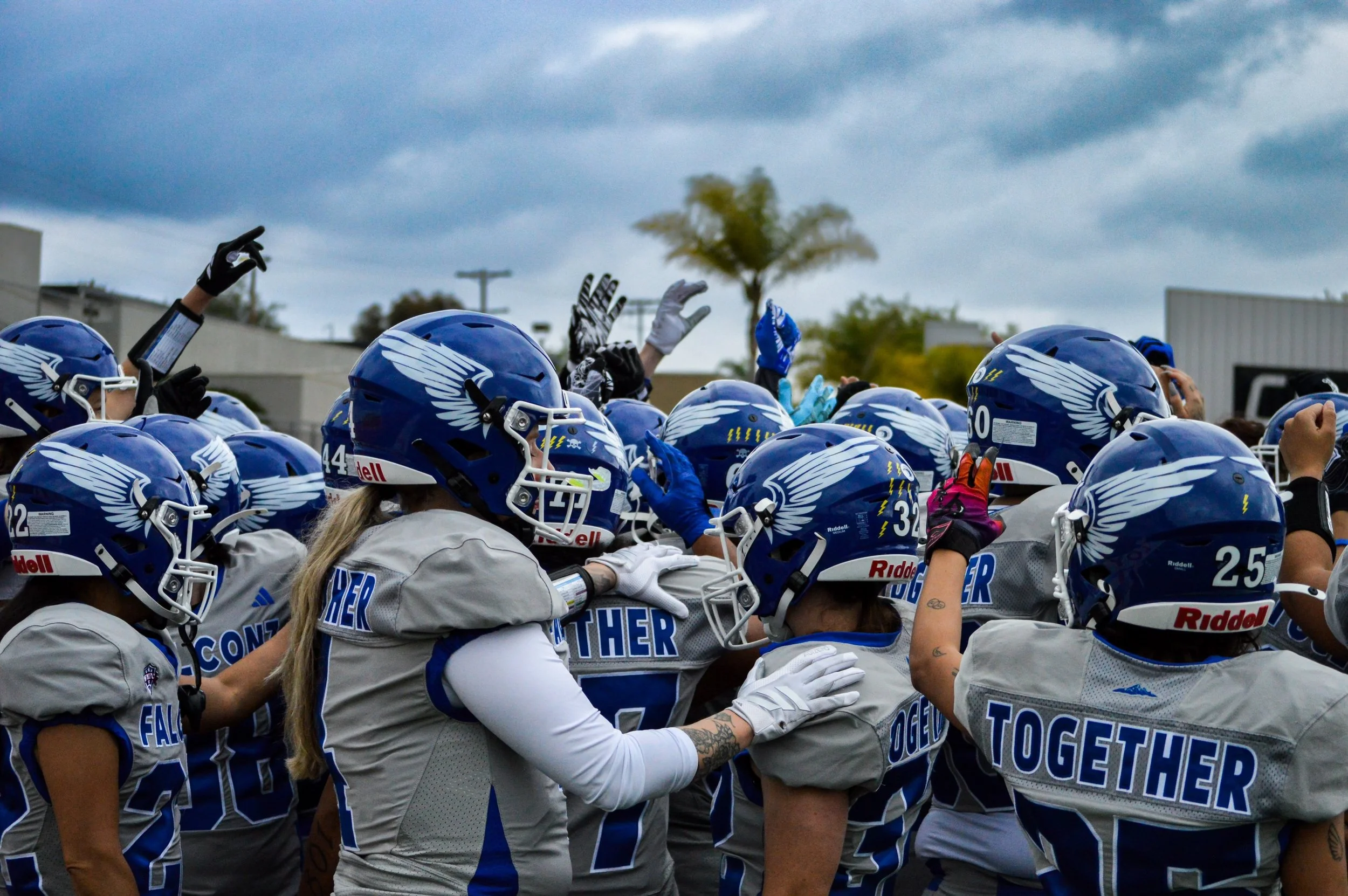Wins or losses, we stand behind each other, keep fighting, and keep our heads high, that&rsquo;s Falconz football. 🦅

📸: @tayte.toutai 
@wnfcfootball
#WNFC #WomensTackleFootball #WomensSports #everyonewatcheswomenssports #football