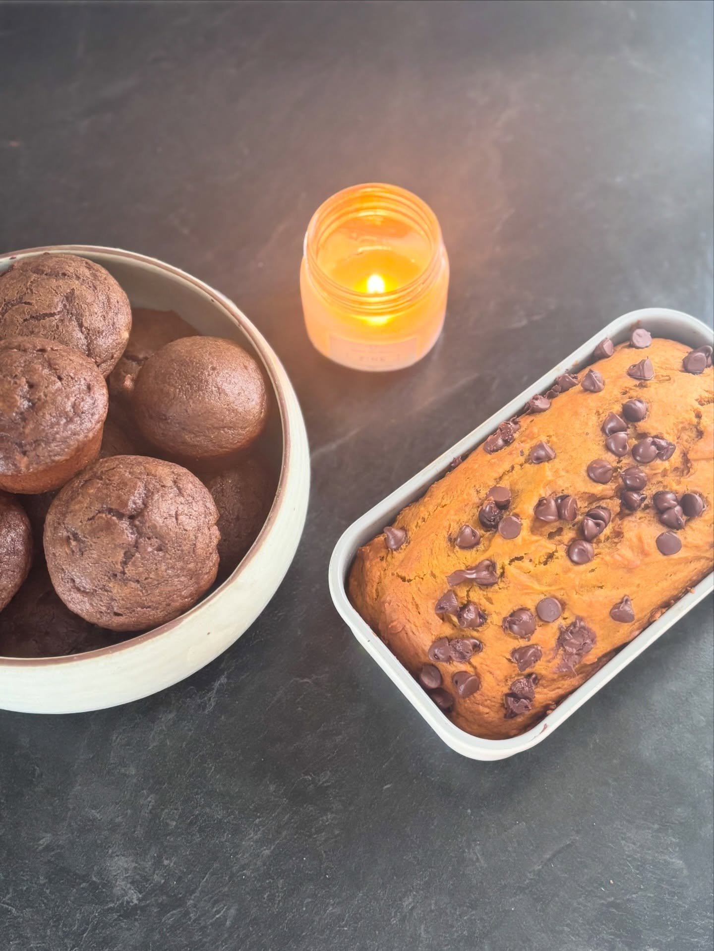 The snow day gave us an unexpected family morning of baking pumpkin bread + chocolate protein muffins :) the best kind of day!!