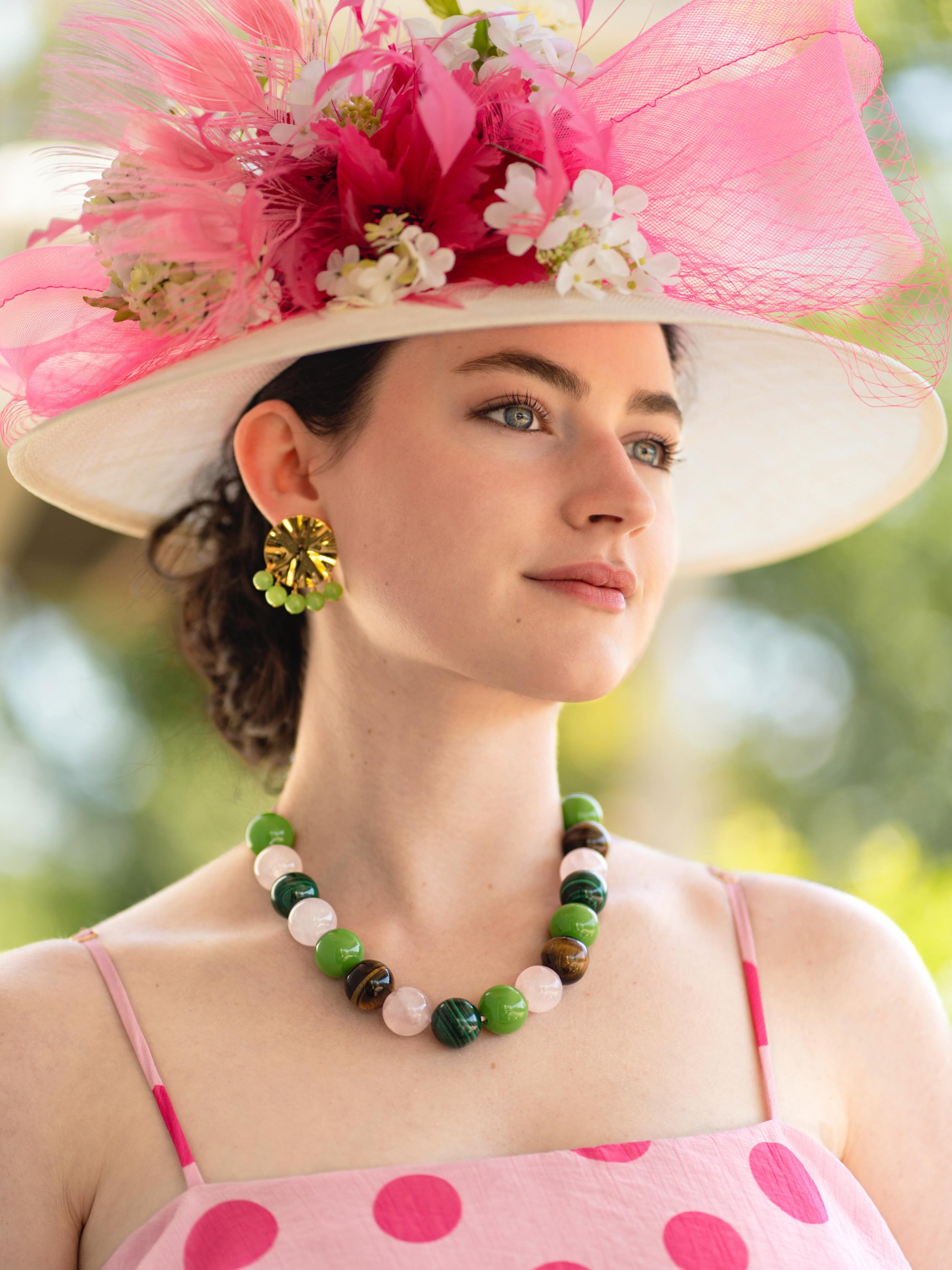 Another one, I couldn&rsquo;t resist 🤭 Thank you @nest.jewelry for the fabulous jewels and for styling me for derby. The best!! 💐🩷💚