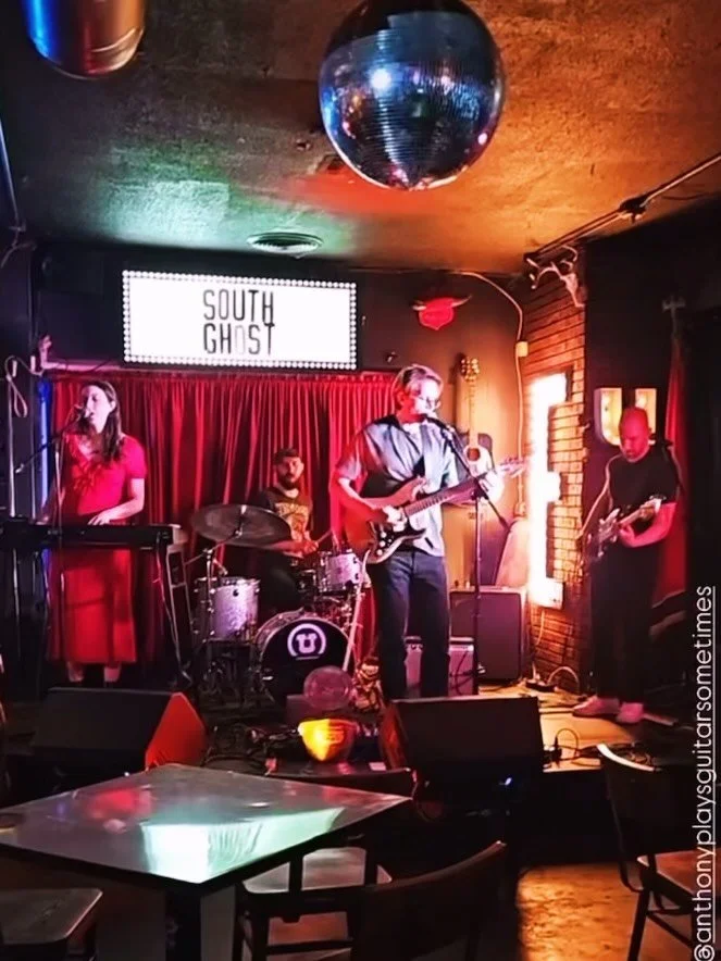 Enjoying #southghostseptember with @southghost arilymichele @sam.skorik and @justinvorpmusic at @theflamingonashville and @theunderdognashville

Really been enjoying playing more 🐟 🎸 lately 🕺