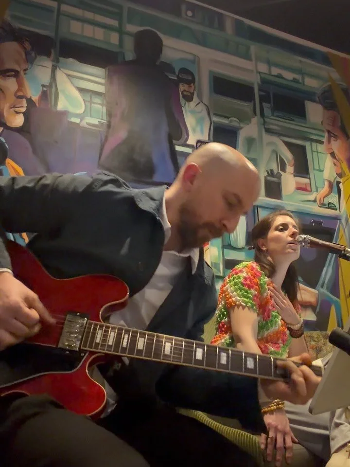 Great show with @mj.mckrell at @villacastriotinash Saturday! 

We opened for 🎸 master Tony Spinner, who pulled up a chair stressfully close to me to watch my harmonics on &ldquo;Harvest Moon&rdquo; by Neil Young 😅