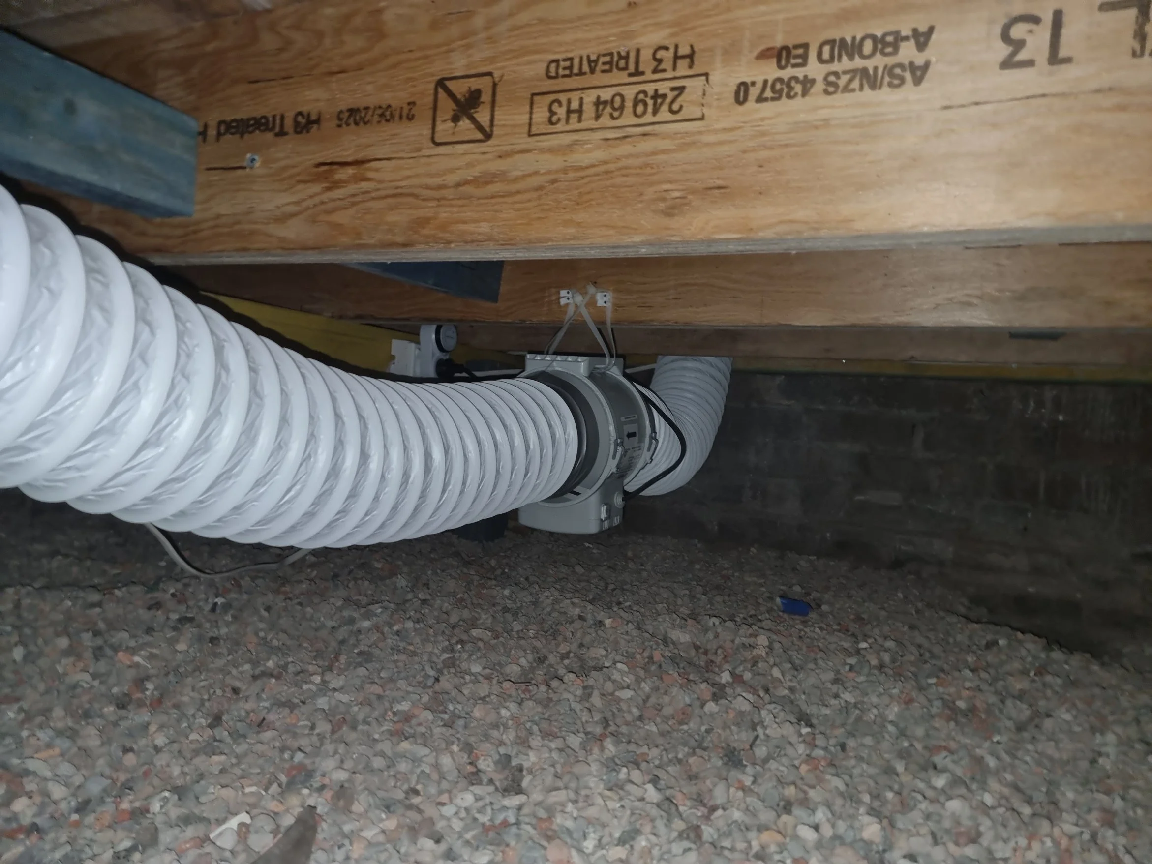 subfloor ventilation 2.jpg
