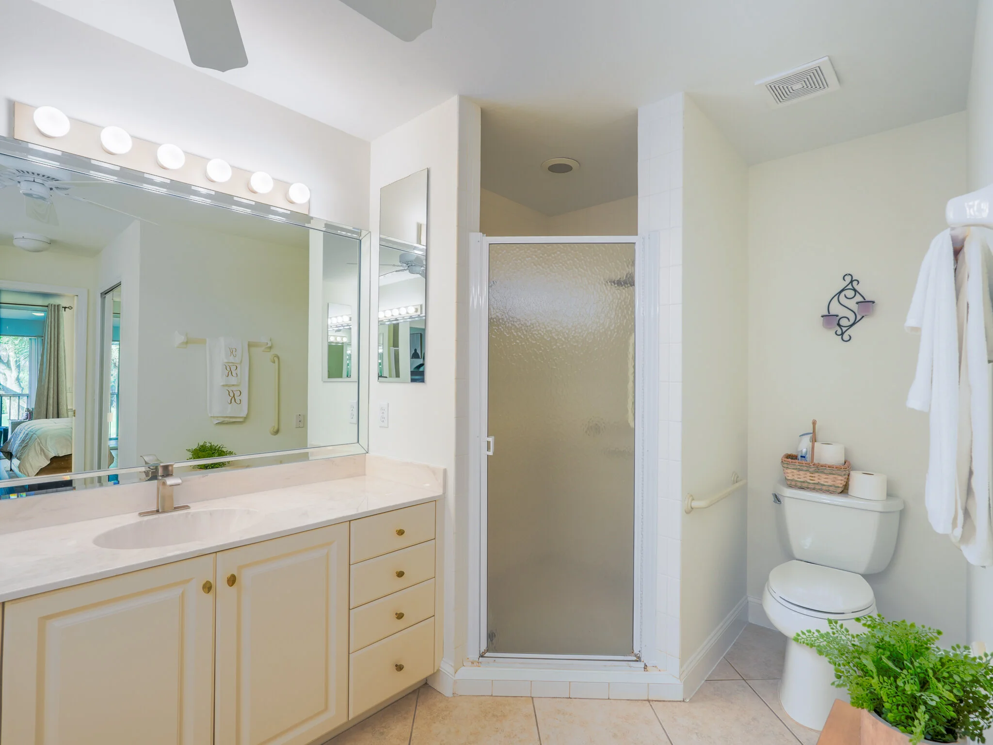 5908 3 Iron Dr. # 220