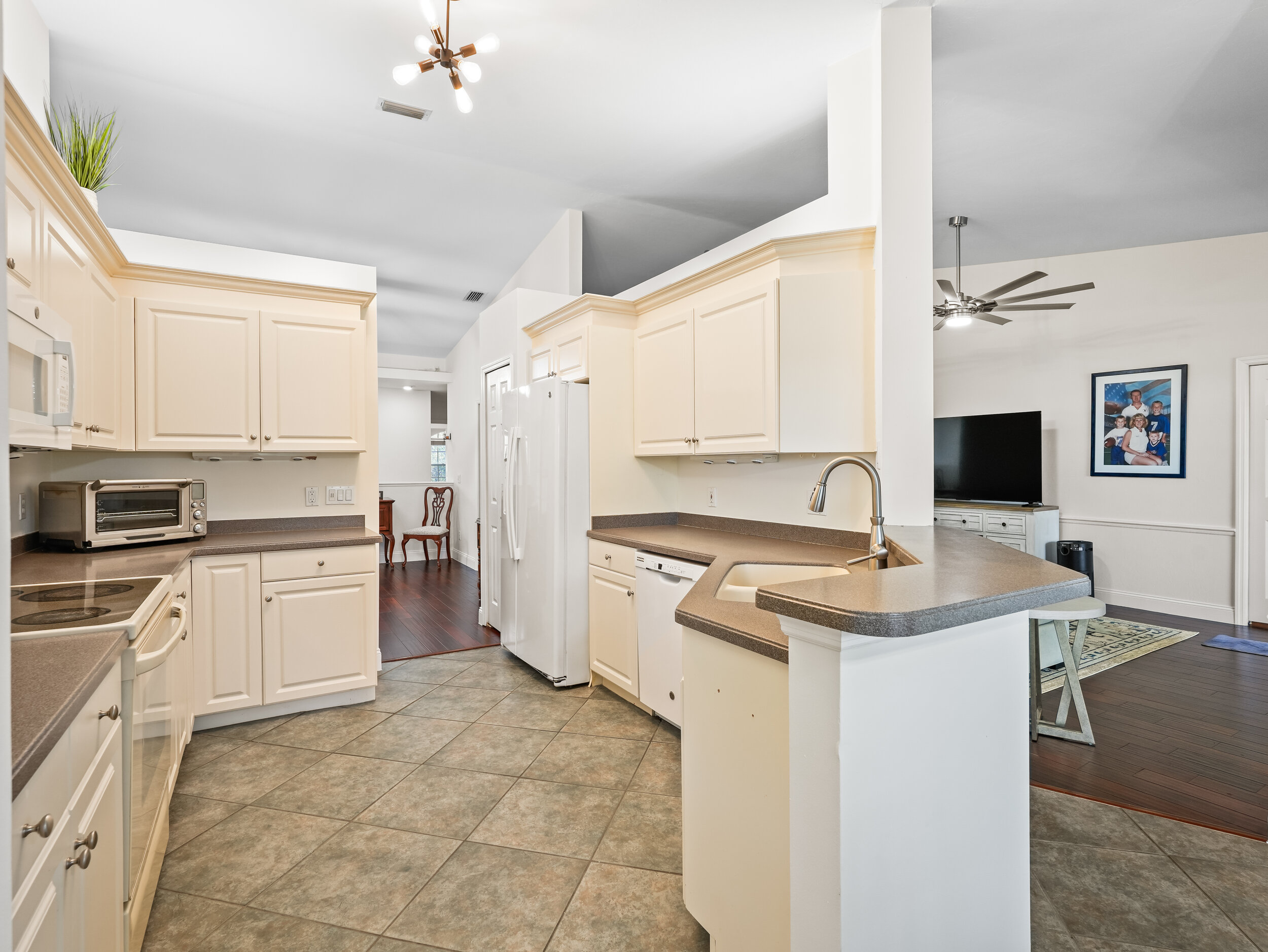 5908 3 Iron Dr. # 220