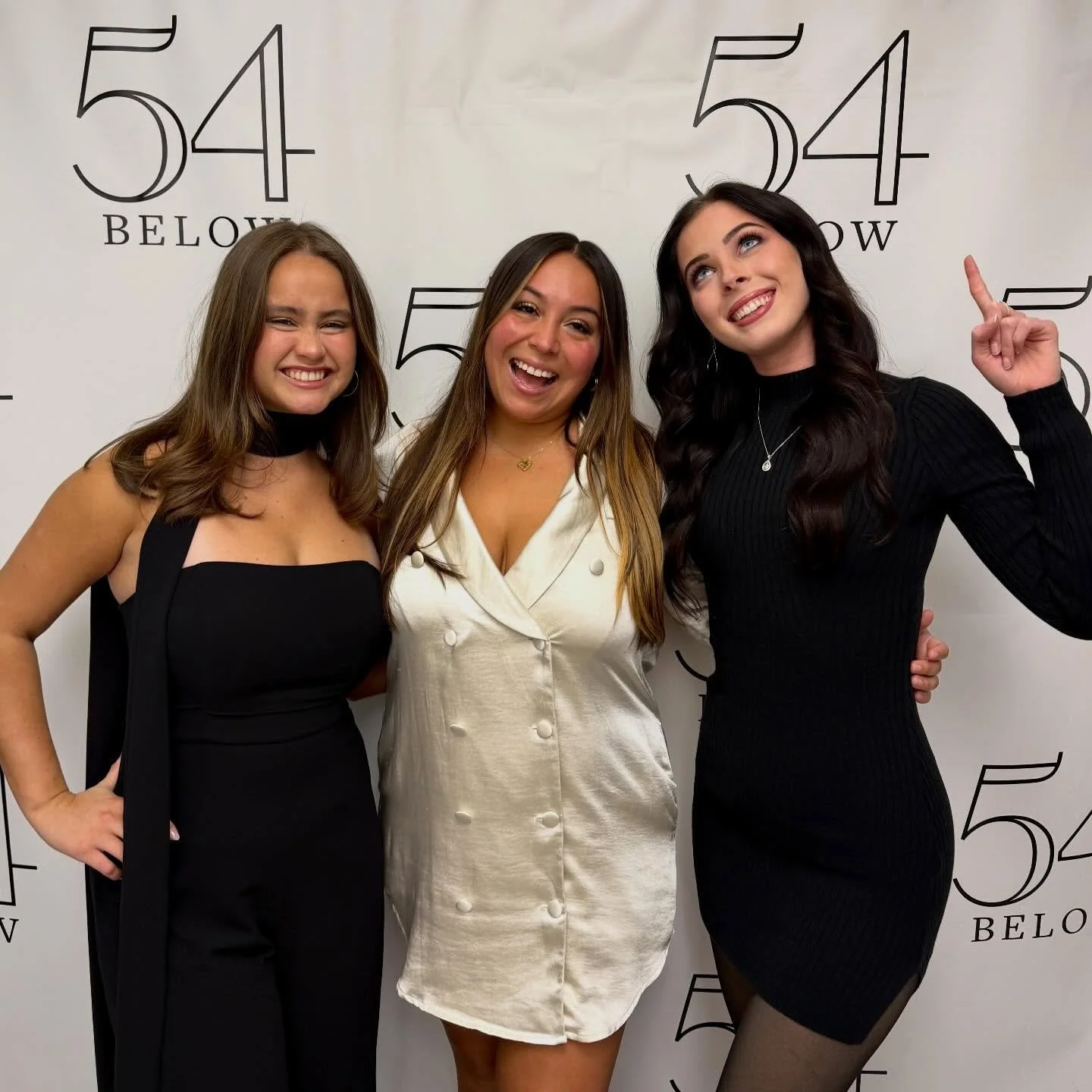 i survived senior showcase!

feeling so incredibly blessed and grateful for everyone and everything that has brought me to this point. i'm overwhelmed with feels🥹. see yall back in miami... for now 🧡💚