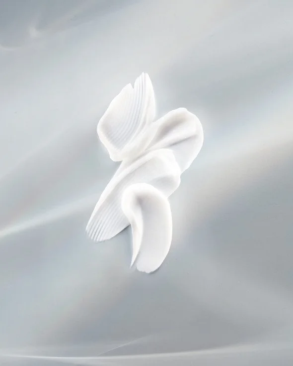 jessie-roeker-elizabeth-arden-advanced-ceramide-lift-and-firm-still-life-cream-swatches-cool-blue-grey-satin-4x5.jpg