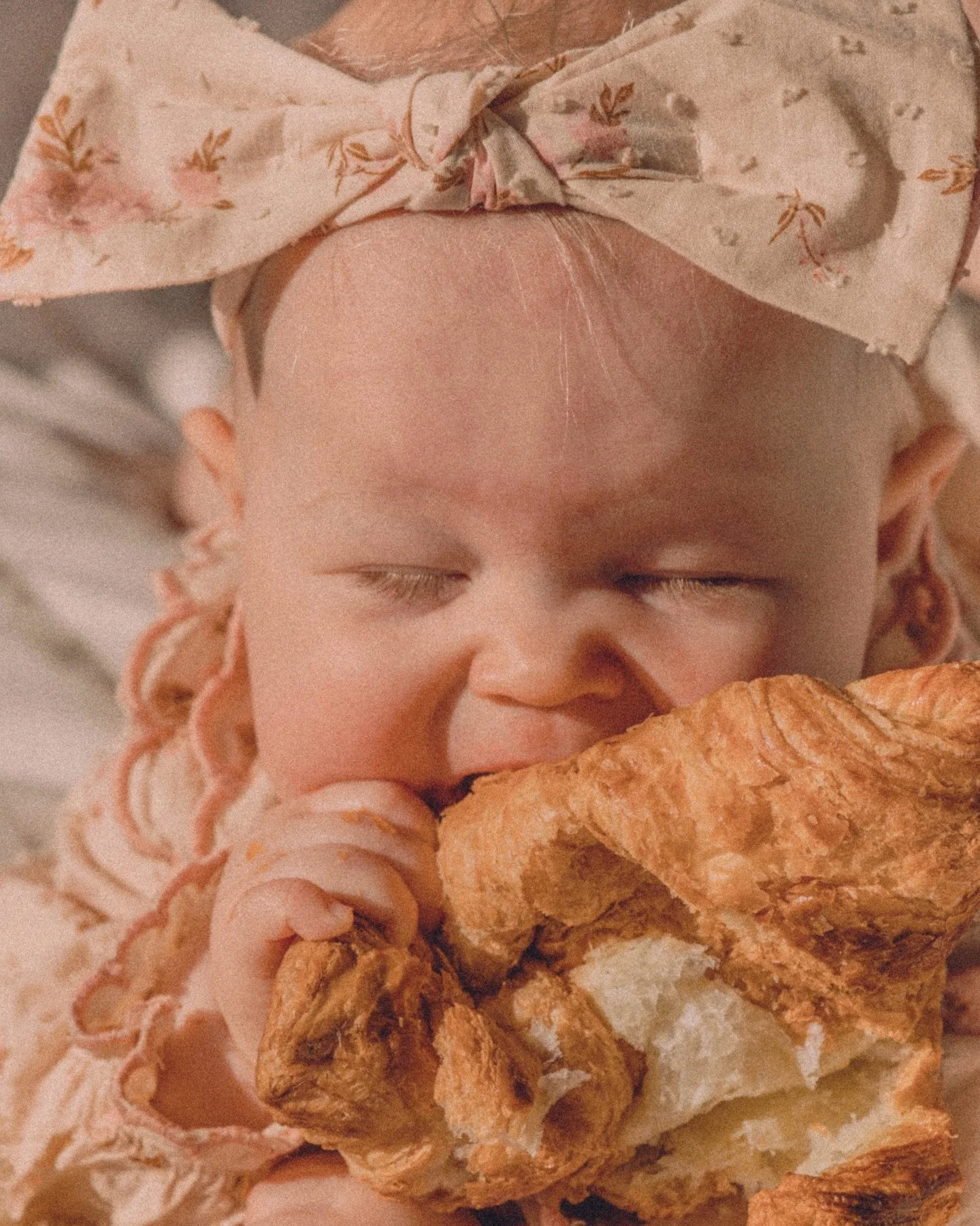 All this love. All this butter. 🎀🪽🥐