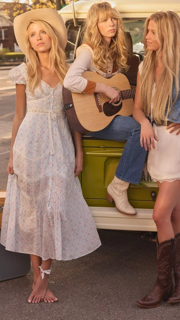10-jessie-roeker-tru-western-rodeo-soul-harmony-the-castellows-beside-the-van-white-lace-dress-9x16.jpg
