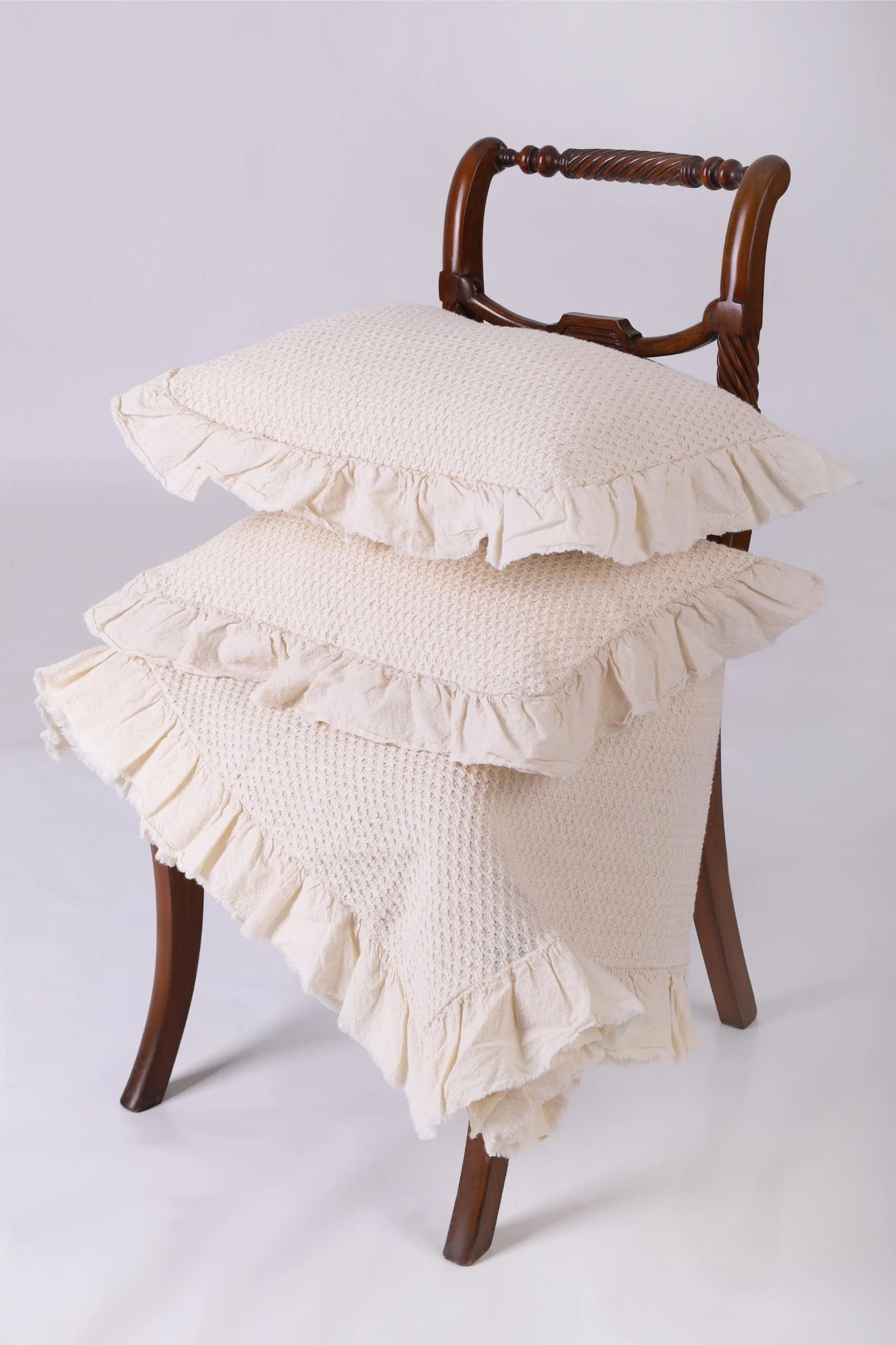 Marialva Throw & 2 Pillow Set Beige