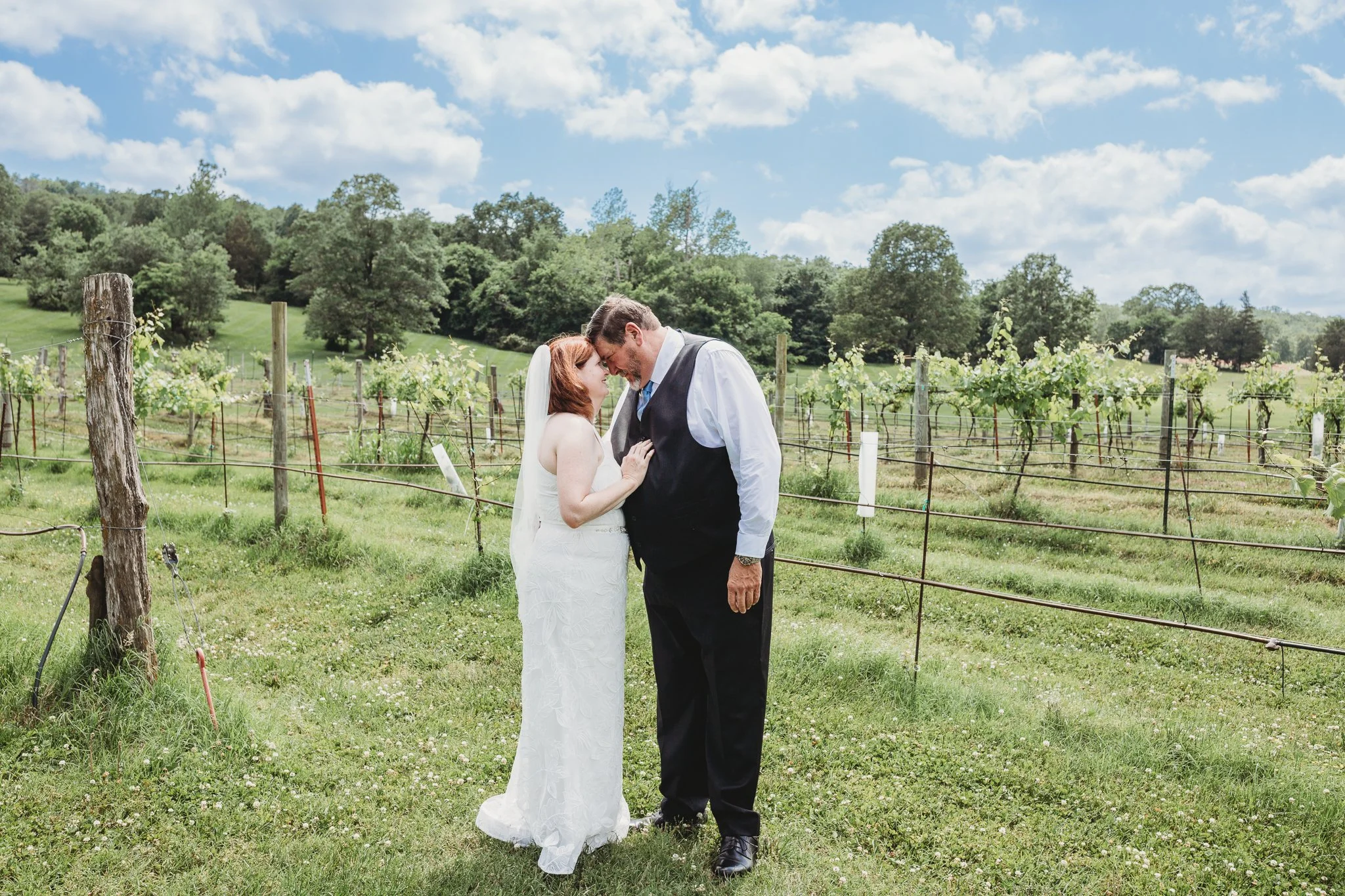 Candid wedding couple portrait in Northwest Arkansas captured by local wedding photographer