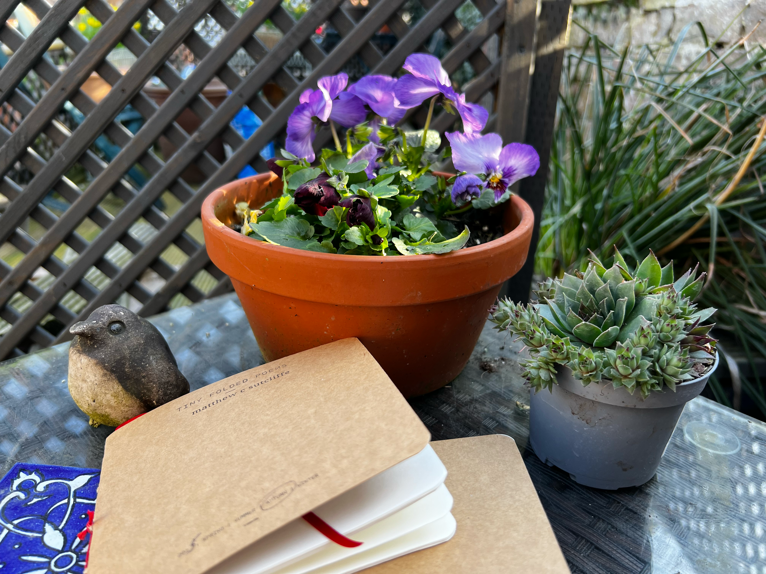 Table outside no sun.png