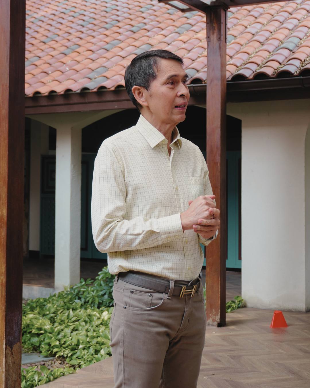 Dr Nithi Mahanondha