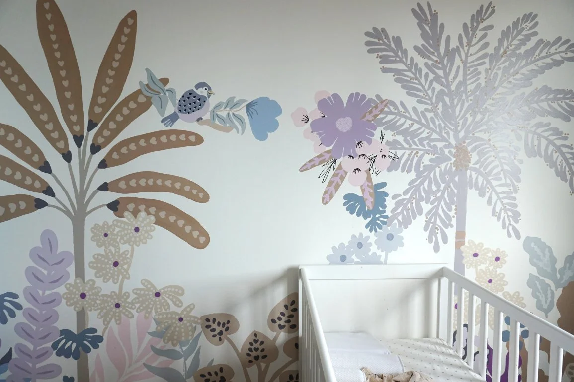 Une fresque murale dans une chambre d'enfant