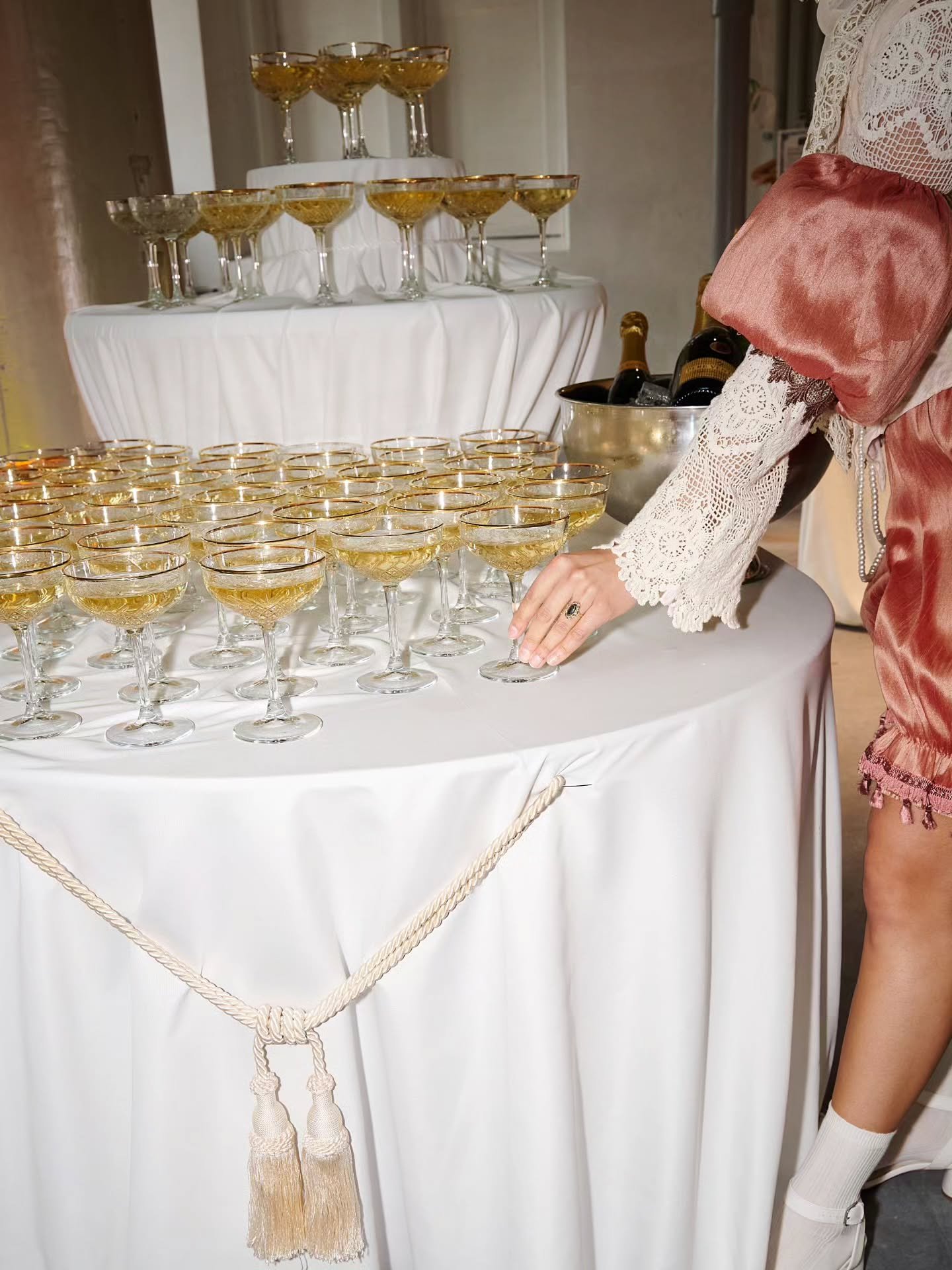 The Grand Affair 🍽🍾
A scandalous feast in opulence &hearts;︎
Happy December!