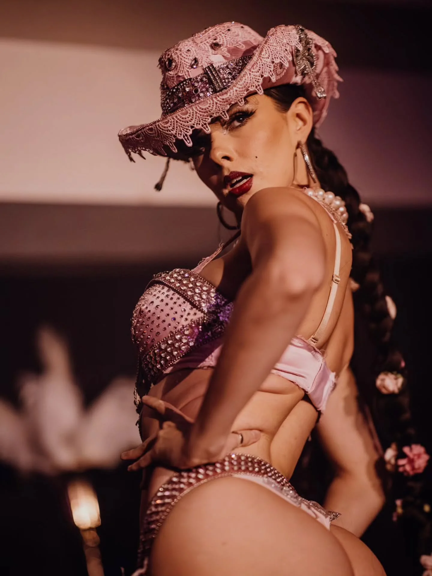 Hold your crazy horses ★ Cowgirl Kiki ★ for Caviar de la Nuit
Pictures by @caviardelanuit