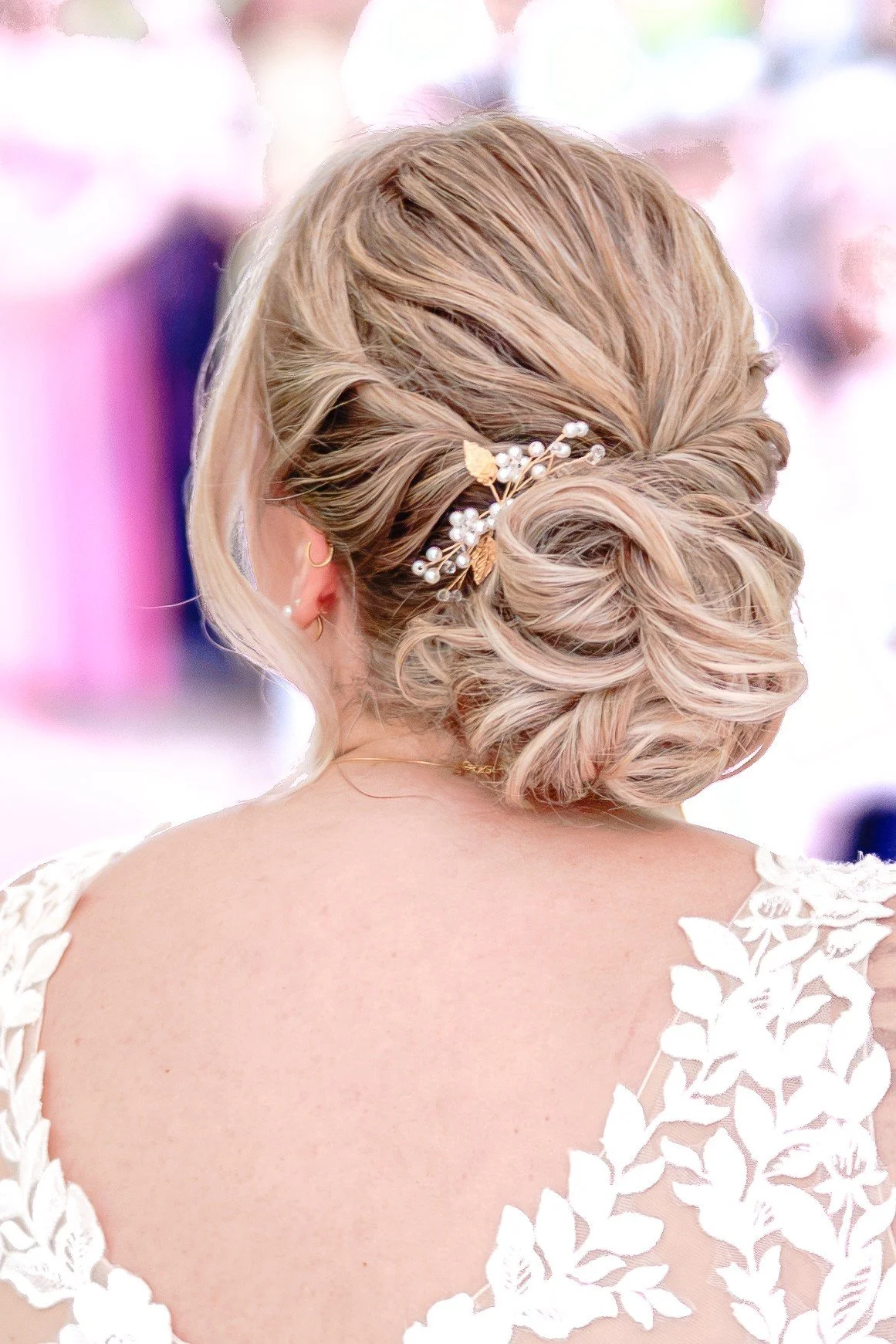 Brautfrisur mit Brauthaarschmuck