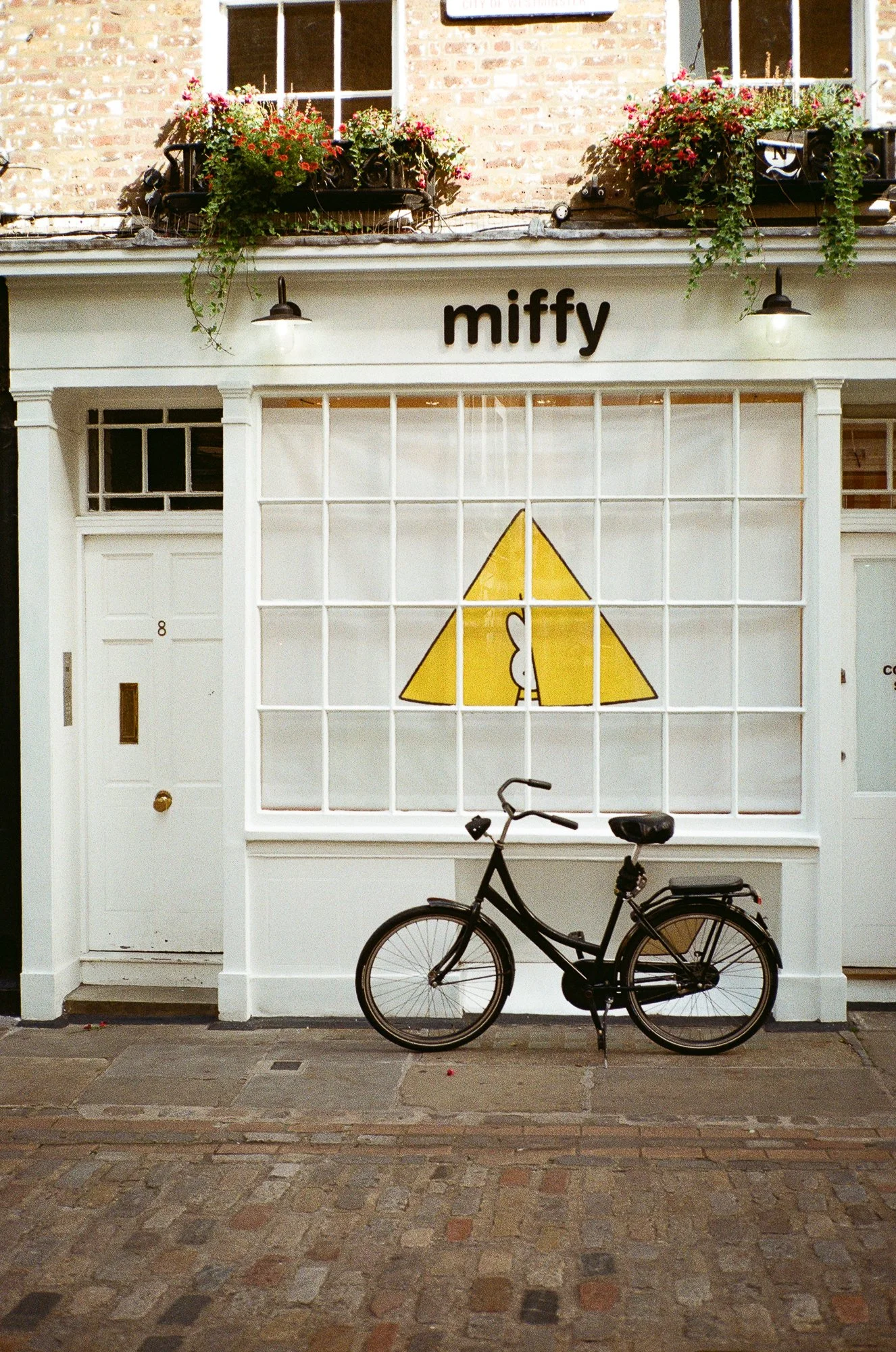 London ~ Shot on film with Contax T2