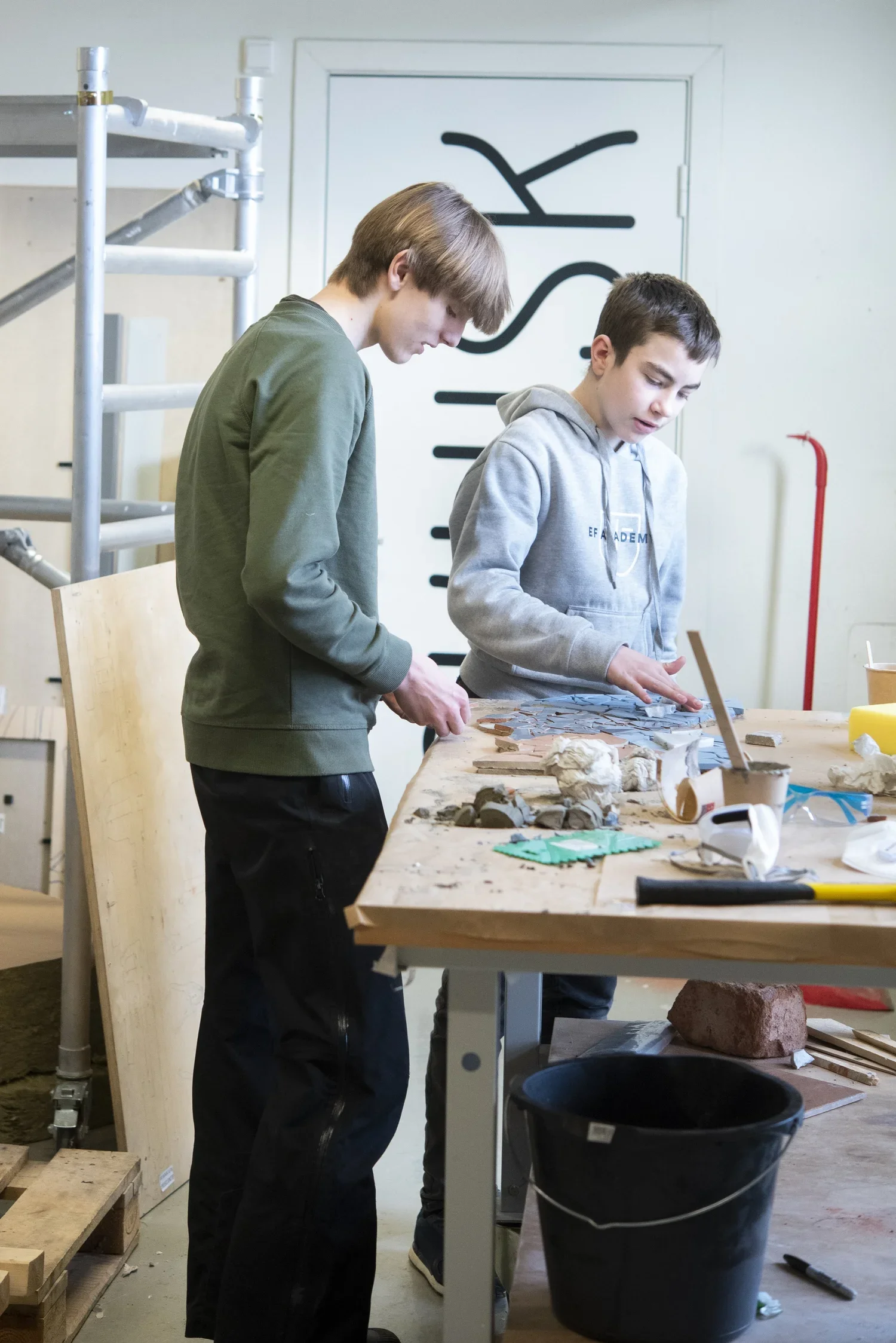 Formidling og medvirkning. Ungdom samarbeider om å skape kunst til nye Voldsløkka skole.