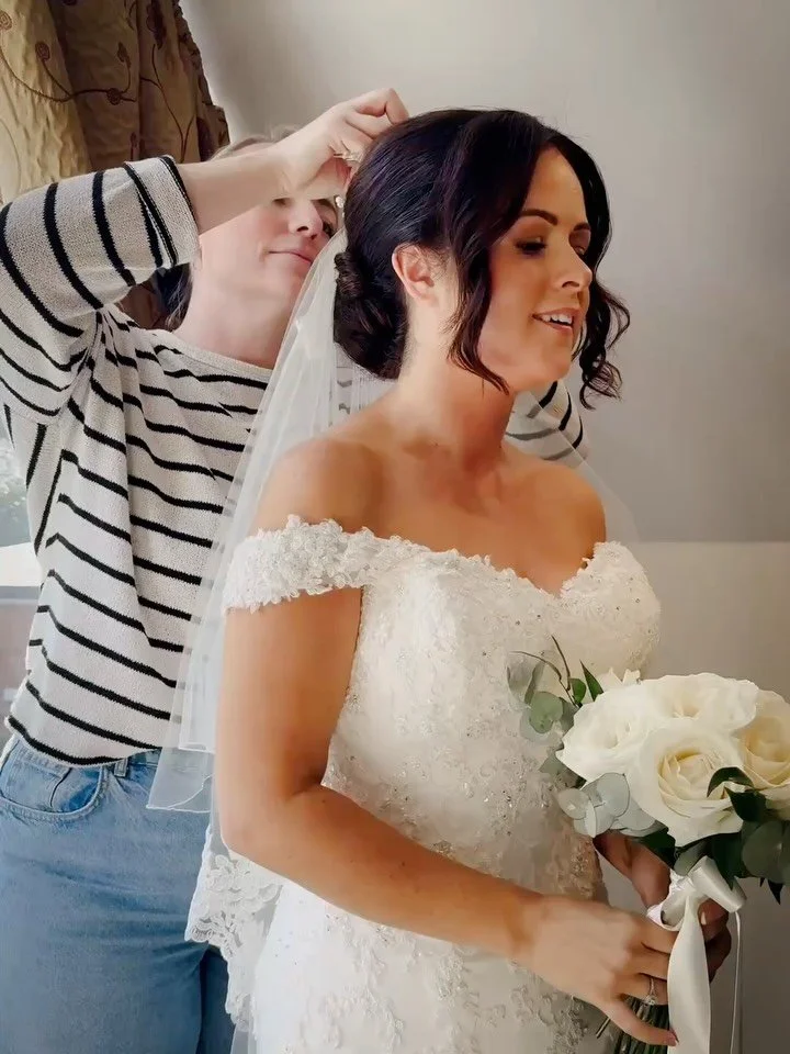 The final touch before forever begins&hellip; 😍✨

#weddingcontentcreator #weddingsofinstagram #ukwedding #somersetwedding #weddingmoments