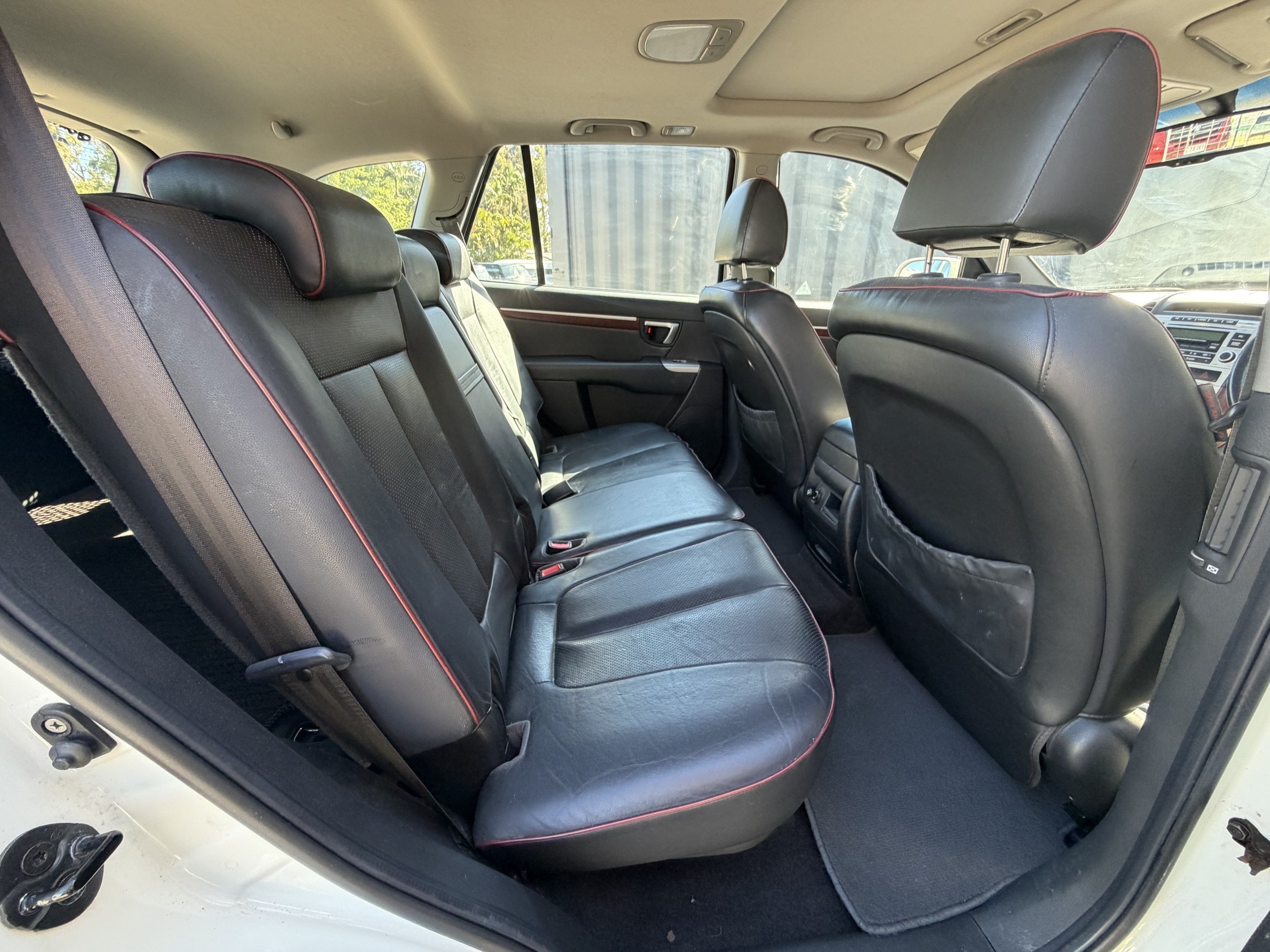 12-322-rear-seats.jpg