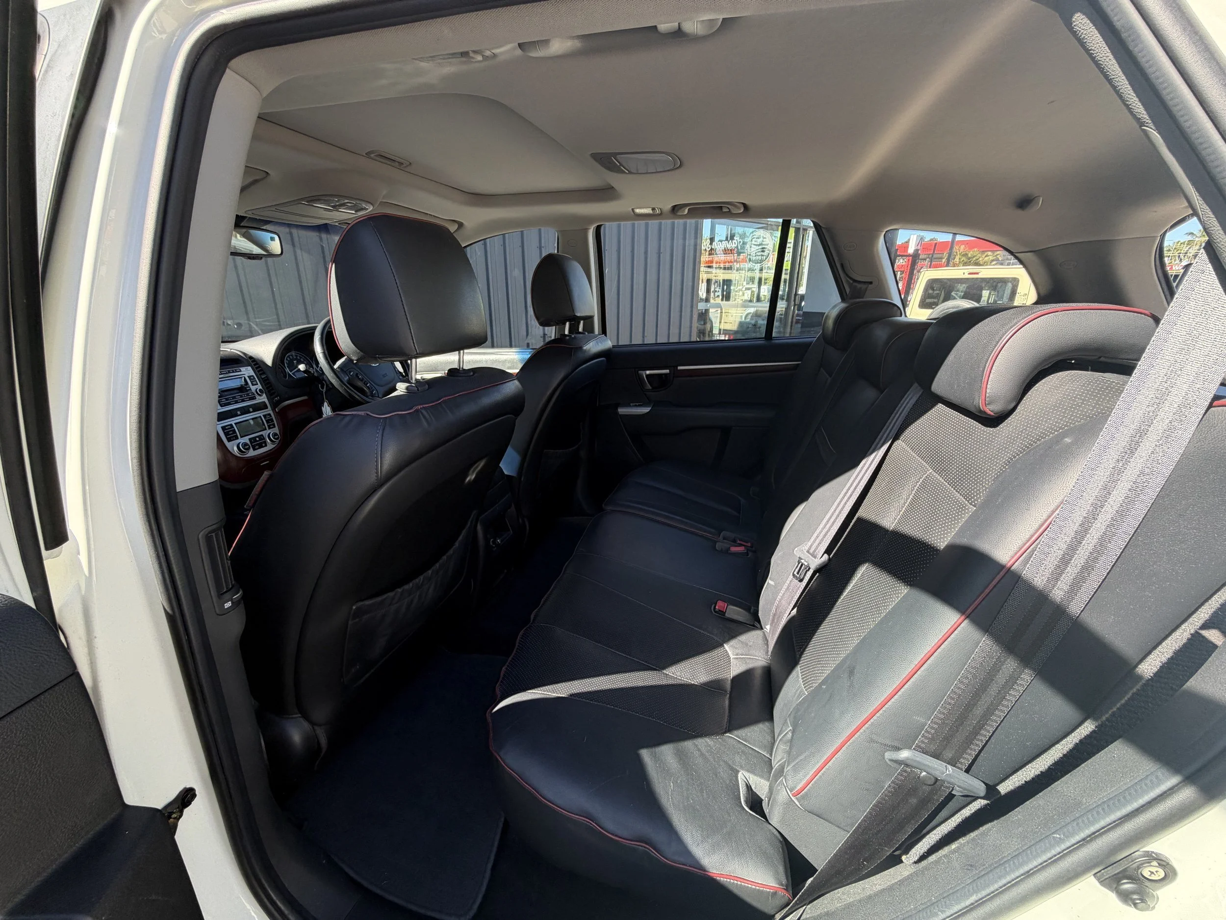 13-322-rear-seats-2.jpg