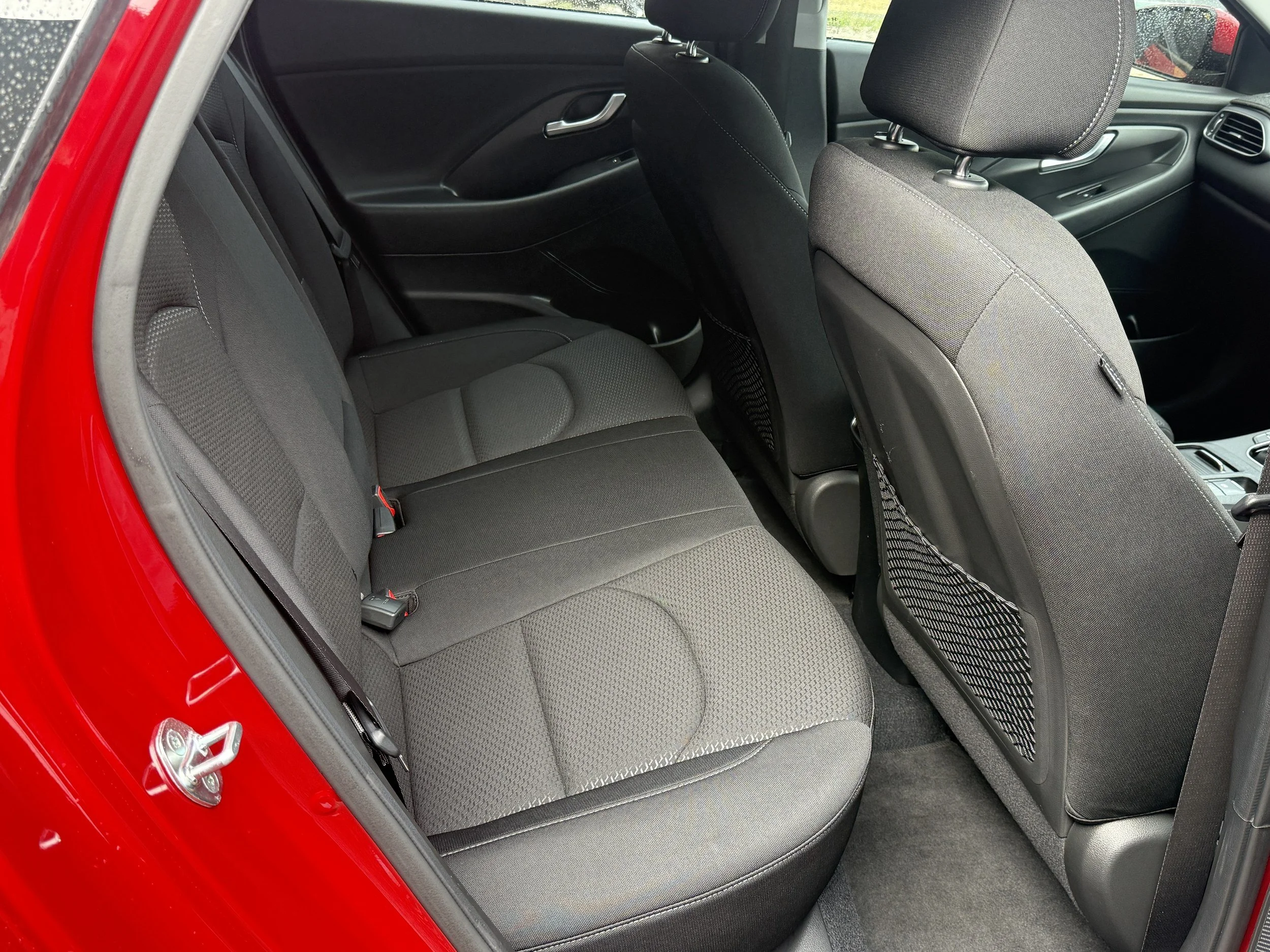 14-320-rear-seats-2.jpg