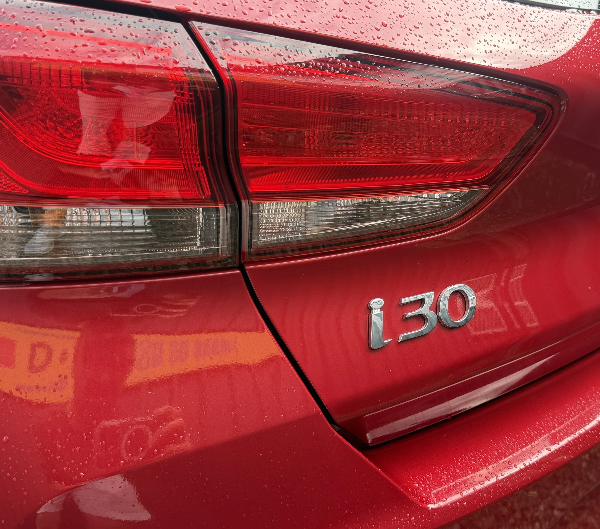 18-320-i30-badge.jpg