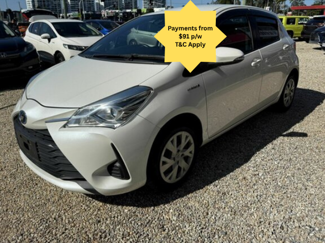 2017 Vitz White 27k Star.png